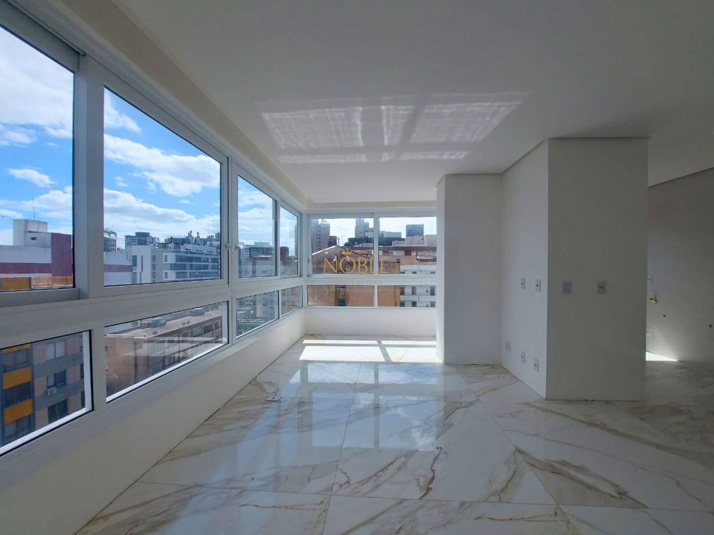 Apartamento com 79m², 2 dormitórios, 1 suíte, 1 vaga no La Vistara em Torres para Comprar