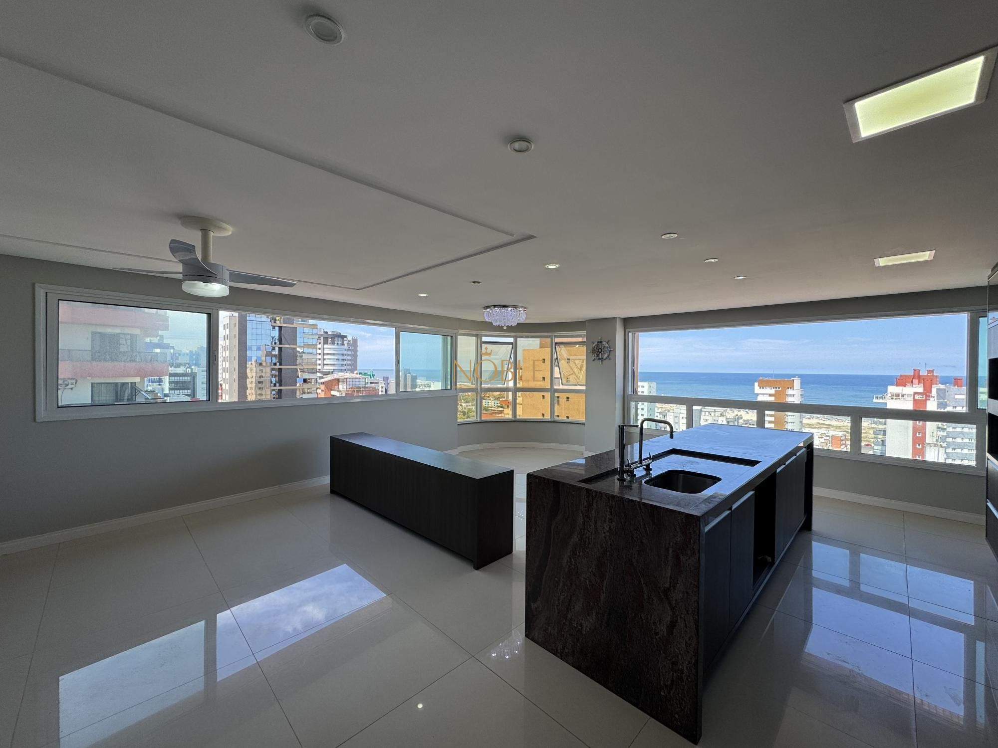 Apartamento com 123m², 3 dormitórios, 2 suítes, 2 vagas no Lê Classic em Torres para Comprar