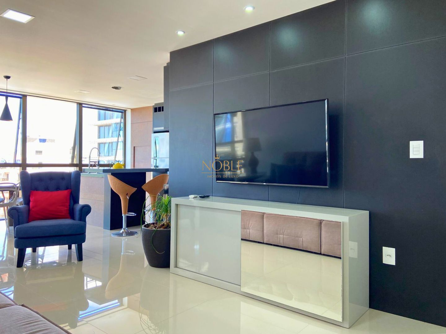 Apartamento com 103m², 3 dormitórios, 3 suítes, 2 vagas no Absoluto em Torres para Comprar