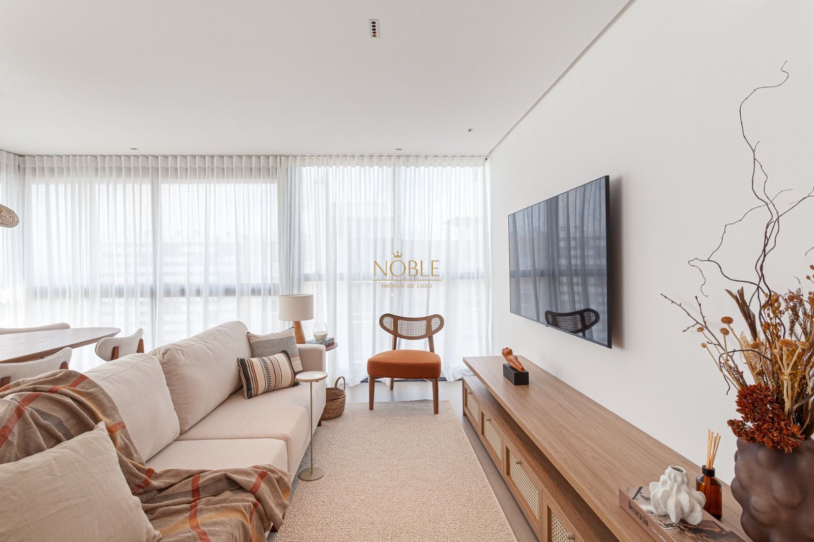 Apartamento com 97m², 2 dormitórios, 2 suítes, 2 vagas no Origem em Torres para Comprar