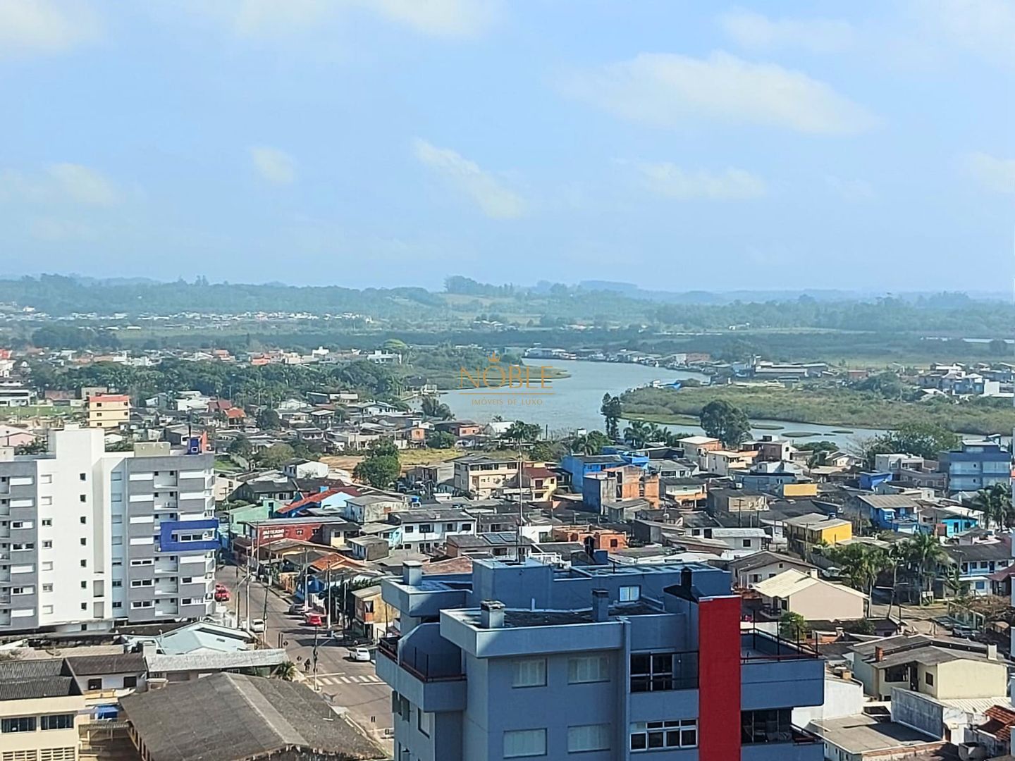 Apartamento com 109m², 3 dormitórios, 1 suíte, 2 vagas no San Pietro em Torres para Comprar