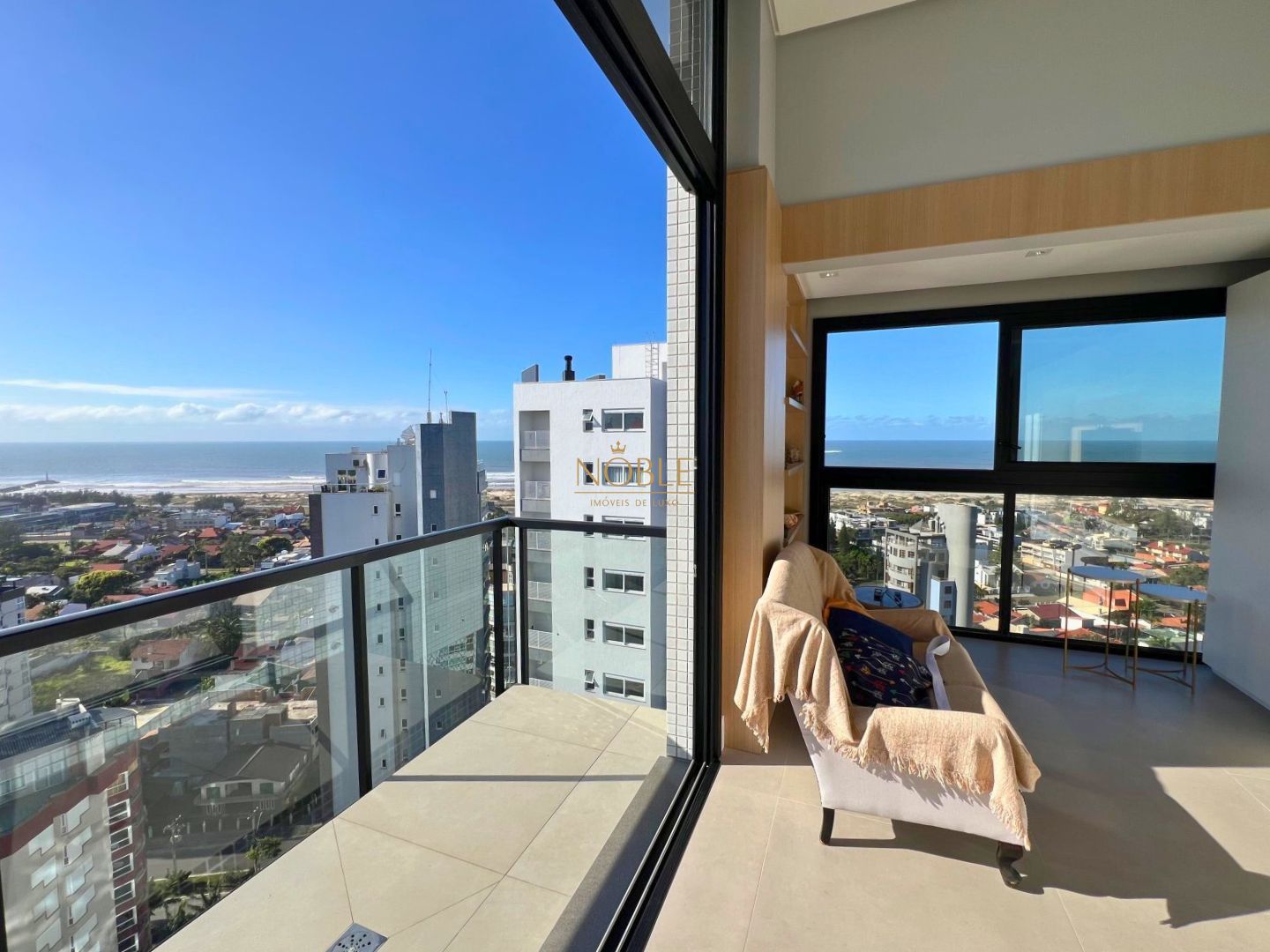 Apartamento com 114m², 3 dormitórios, 1 suíte, 2 vagas no Vista Mare em Torres para Comprar