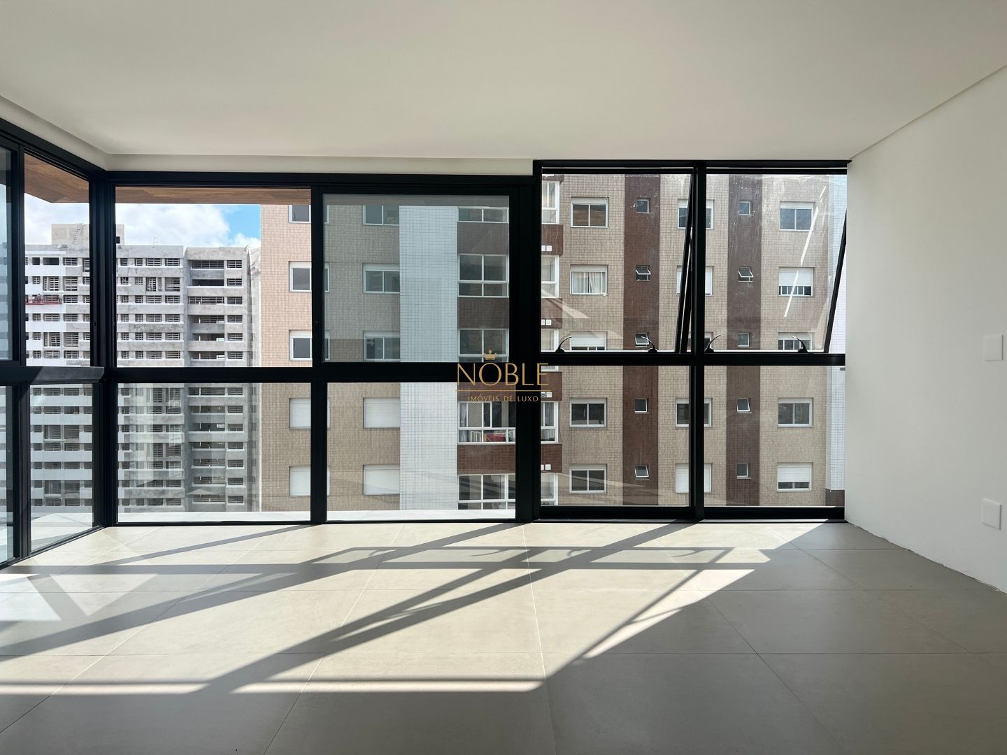 Apartamento com 97m², 2 dormitórios, 2 suítes, 2 vagas no Origem em Torres para Comprar