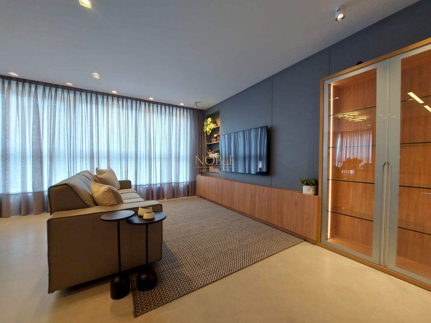 Apartamento com 102m², 3 dormitórios, 1 suíte, 2 vagas no Maui Residencial em Torres para Comprar