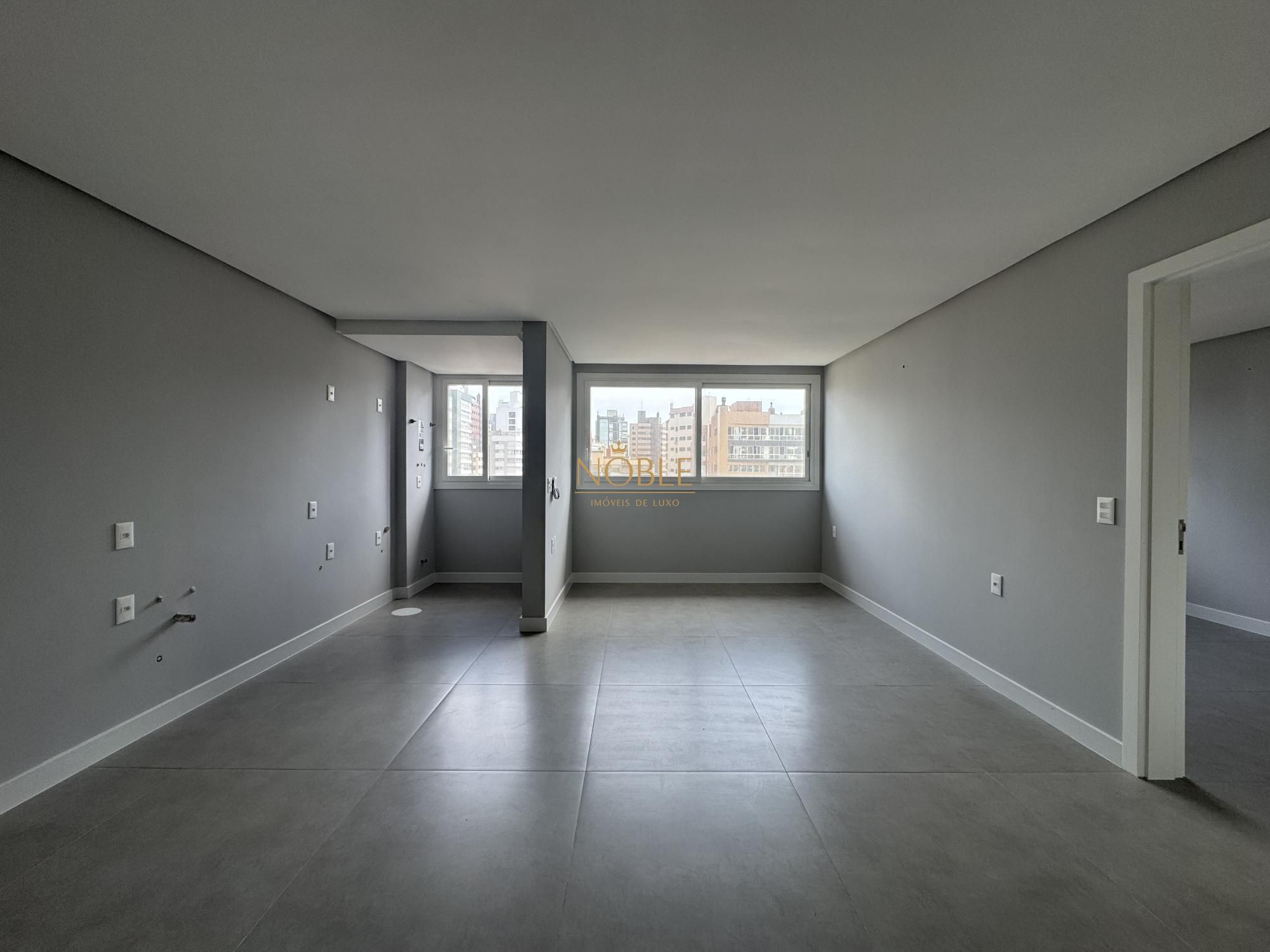 Apartamento com 50m², 1 dormitório, 1 suíte, 2 vagas no Maui Residencial em Torres para Comprar