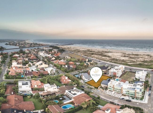 Apartamento com 290m², 3 dormitórios, 3 suítes, 1 vaga no Saint - Hilaire em Torres para Comprar