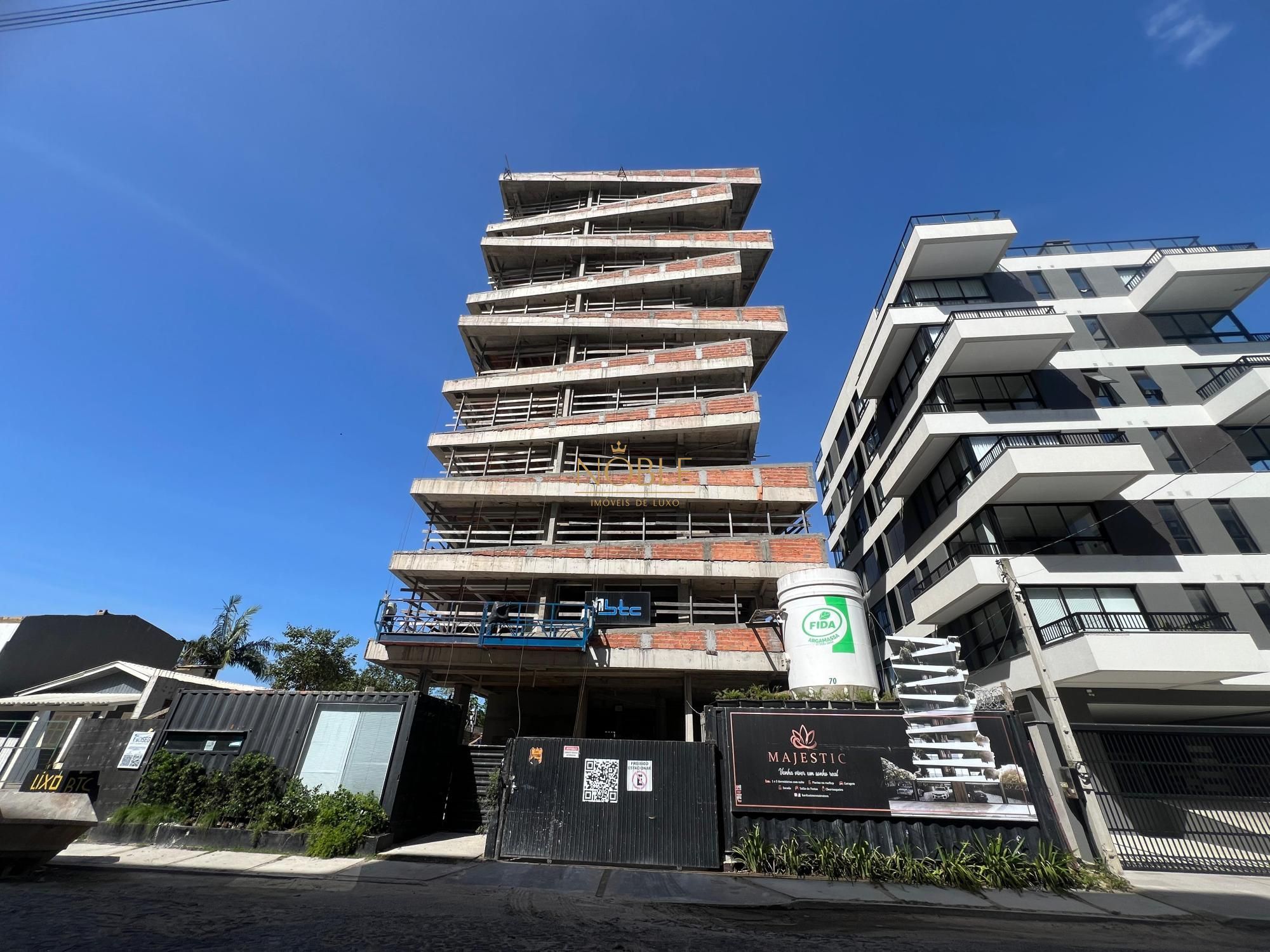 Apartamento com 51m², 2 dormitórios, 1 vaga no Majestic Residencial em Torres para Comprar