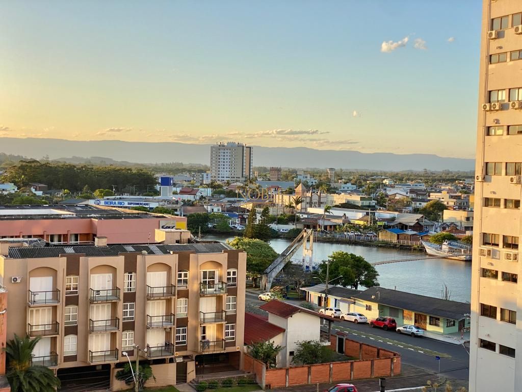 Apartamento com 72m², 2 dormitórios, 1 suíte, 1 vaga no Torre de Athena em Torres para Comprar