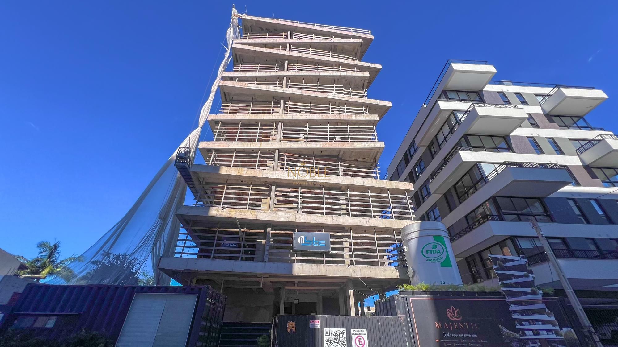 Apartamento com 67m², 2 dormitórios, 1 vaga no Majestic Residencial em Torres para Comprar