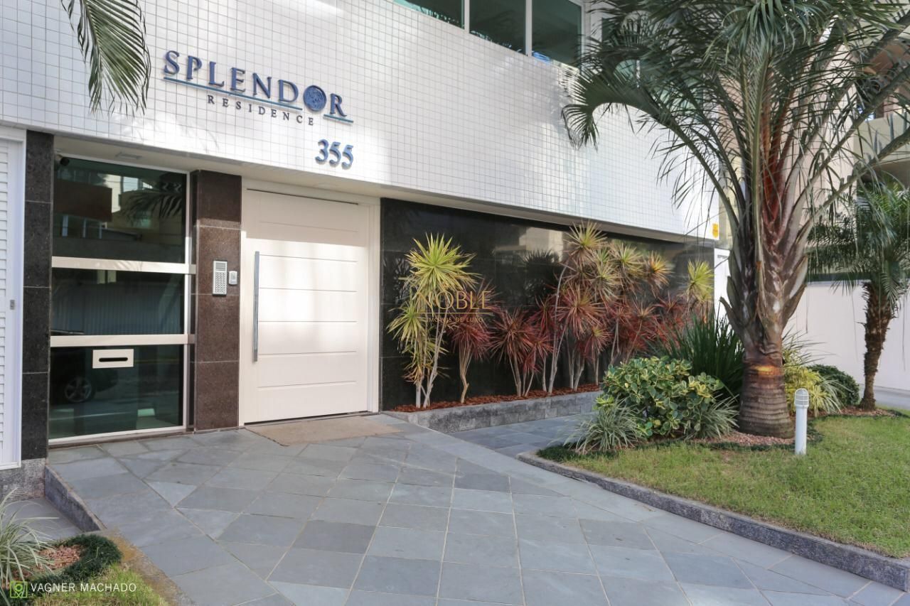 Apartamento com 118m², 3 dormitórios, 1 suíte, 2 vagas no Splendor em Torres para Comprar