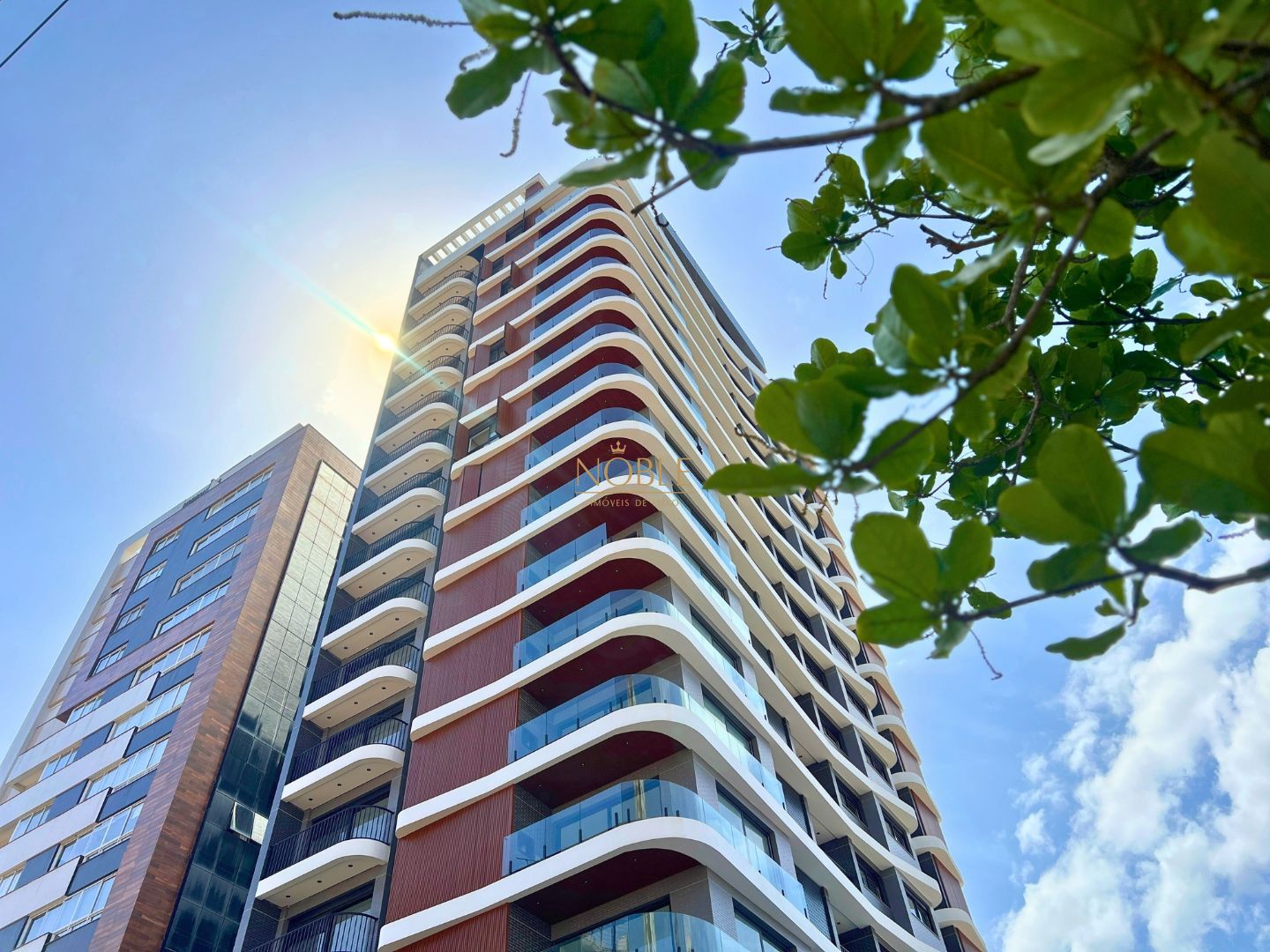 Apartamento com 70m², 2 dormitórios, 1 suíte, 2 vagas no Toronto em Torres para Comprar