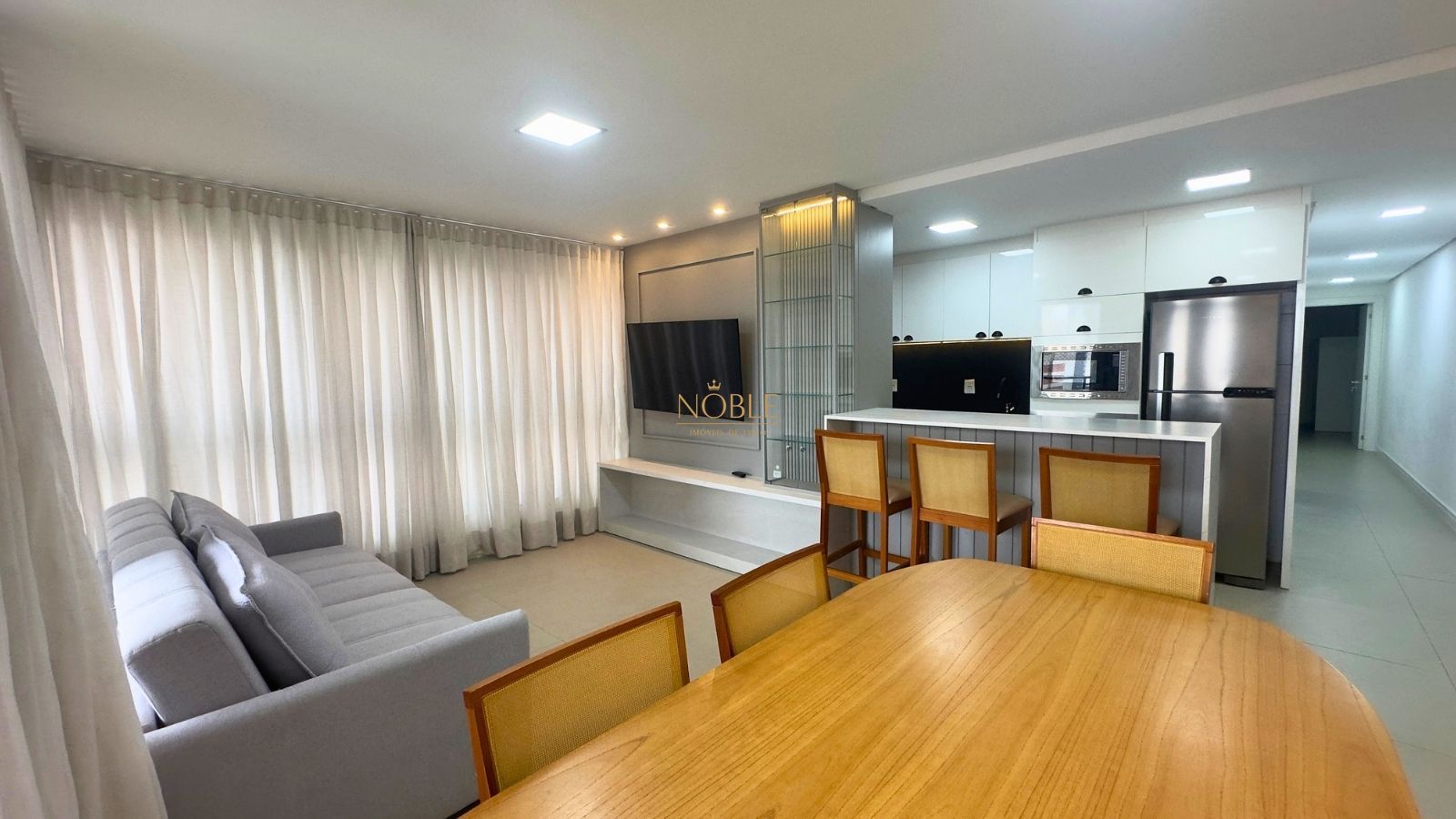 Apartamento com 117m², 3 dormitórios, 3 suítes, 2 vagas no Freedom em Torres para Comprar