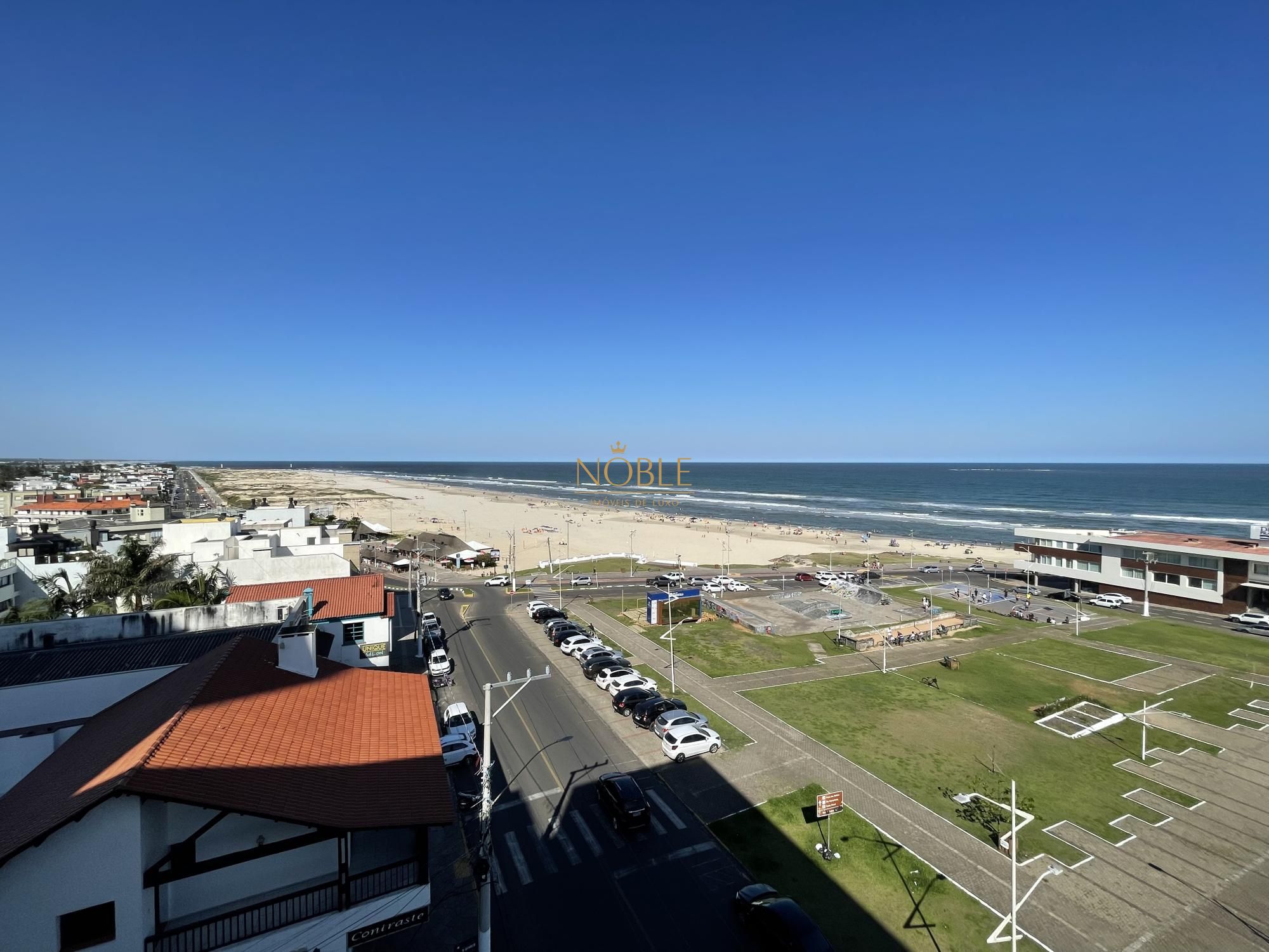 Apartamento com 236m², 4 dormitórios, 1 suíte, 1 vaga no Panorama em Torres para Comprar