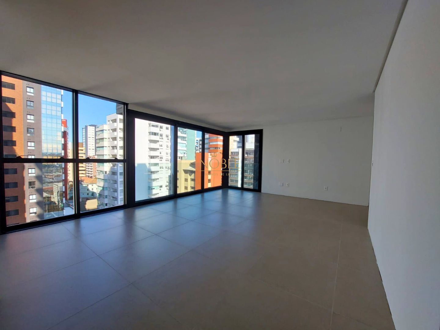 Apartamento com 108m², 3 dormitórios, 3 suítes, 1 vaga no Urban em Torres para Comprar