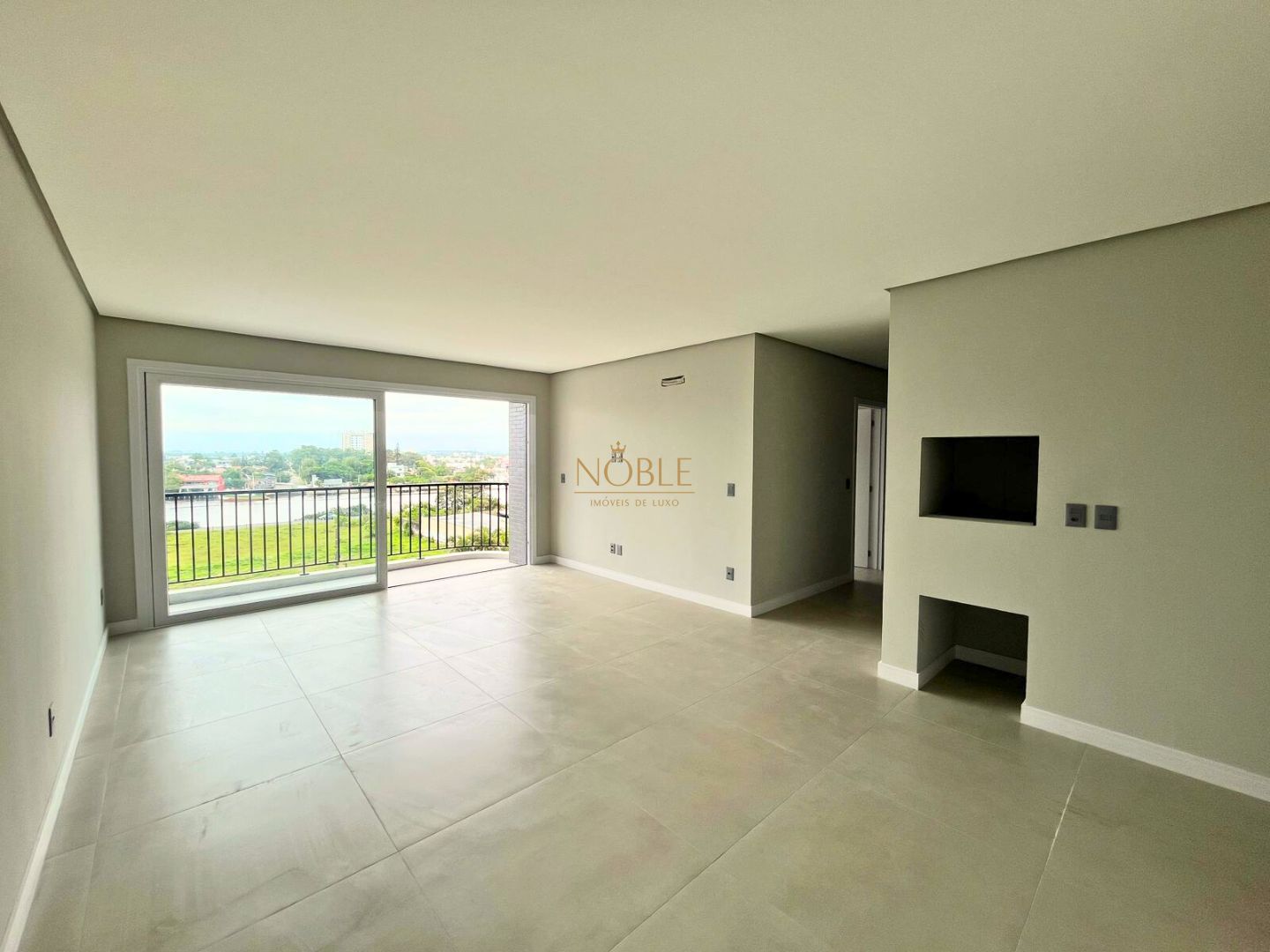 Apartamento com 91m², 2 dormitórios, 2 suítes, 2 vagas no Toronto em Torres para Comprar