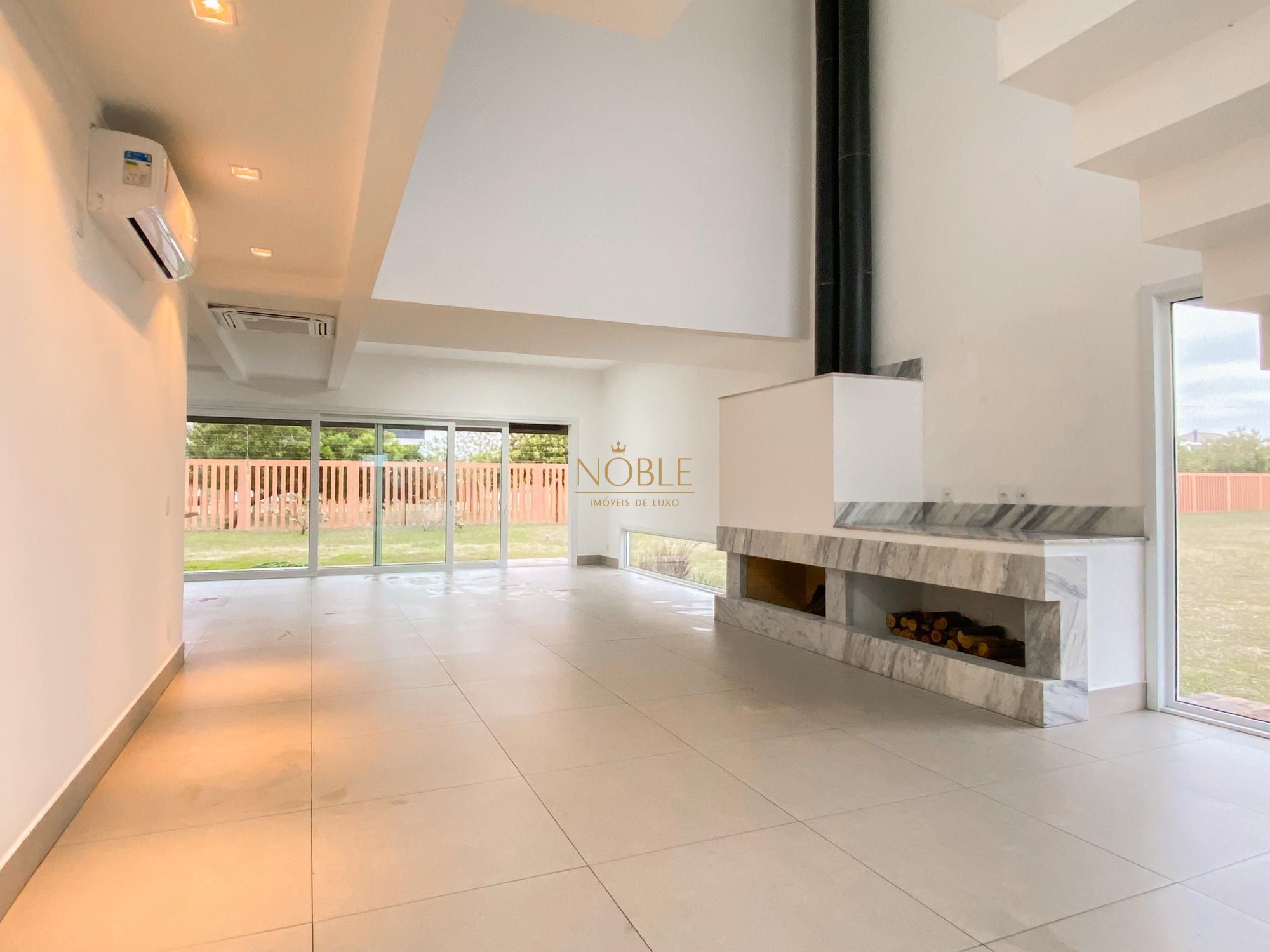 Casa de Condomínio com 294m², 5 dormitórios, 5 suítes, 2 vagas no Condomínio Ilhas Park em Torres para Comprar