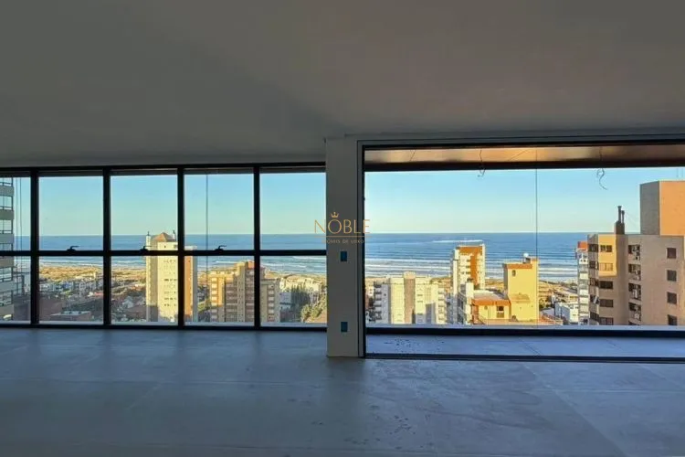 Apartamento com 200m², 3 dormitórios, 3 suítes, 3 vagas no Vanguard em Torres para Comprar
