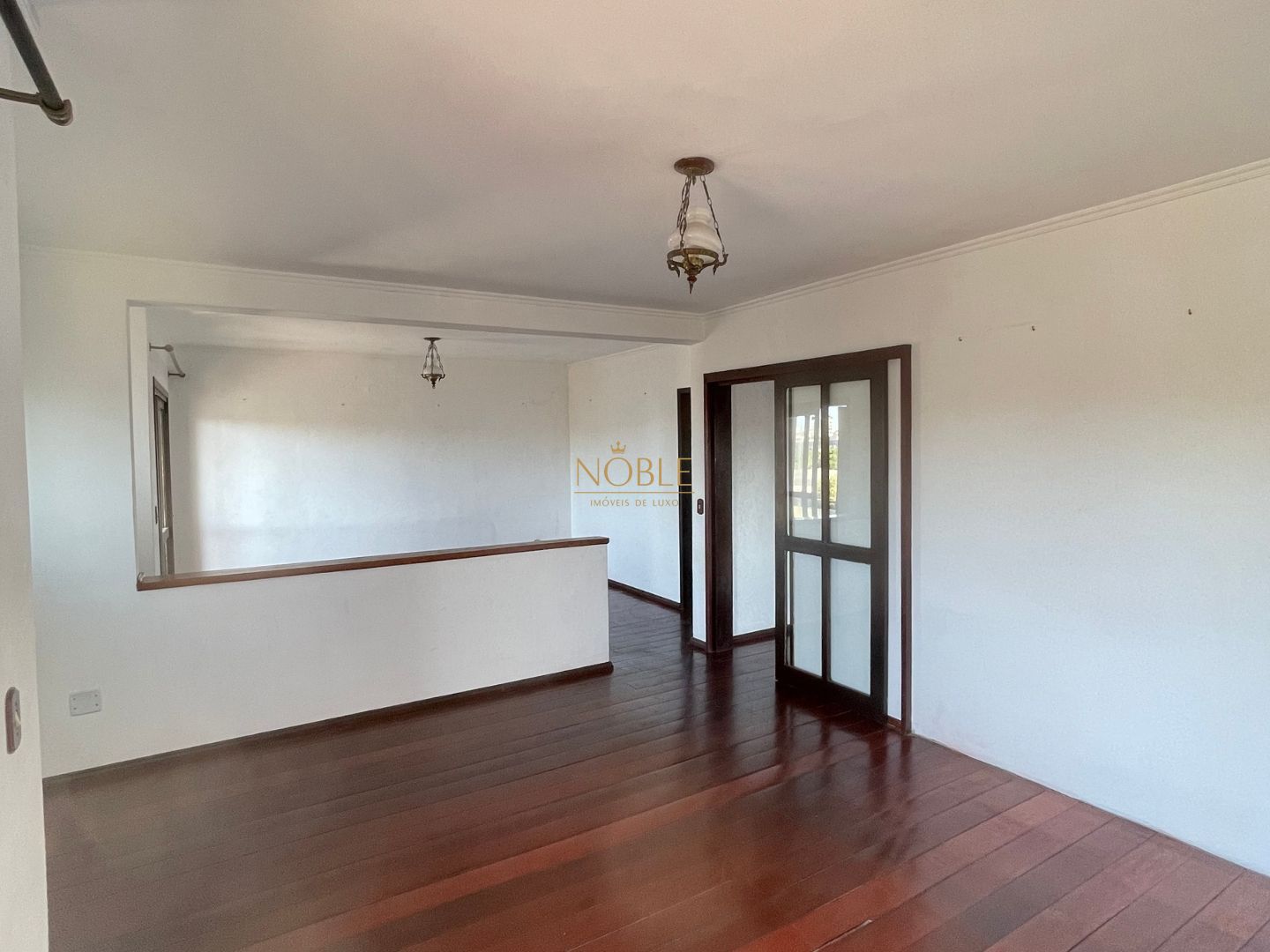 Apartamento com 140m², 3 dormitórios, 1 suíte, 1 vaga no Edificio Clezar em Torres para Comprar