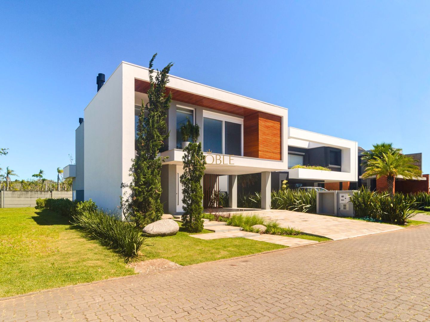 Casa de Condomínio com 260m², 4 dormitórios, 4 suítes, 2 vagas no Reserva das Águas em Torres para Comprar