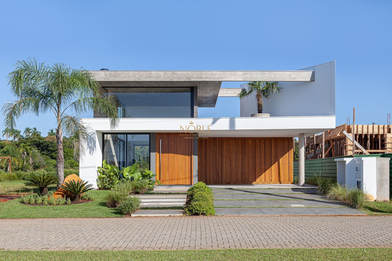 Casa de Condomínio com 204m², 3 dormitórios, 3 suítes, 2 vagas no Reserva das Águas em Torres para Comprar