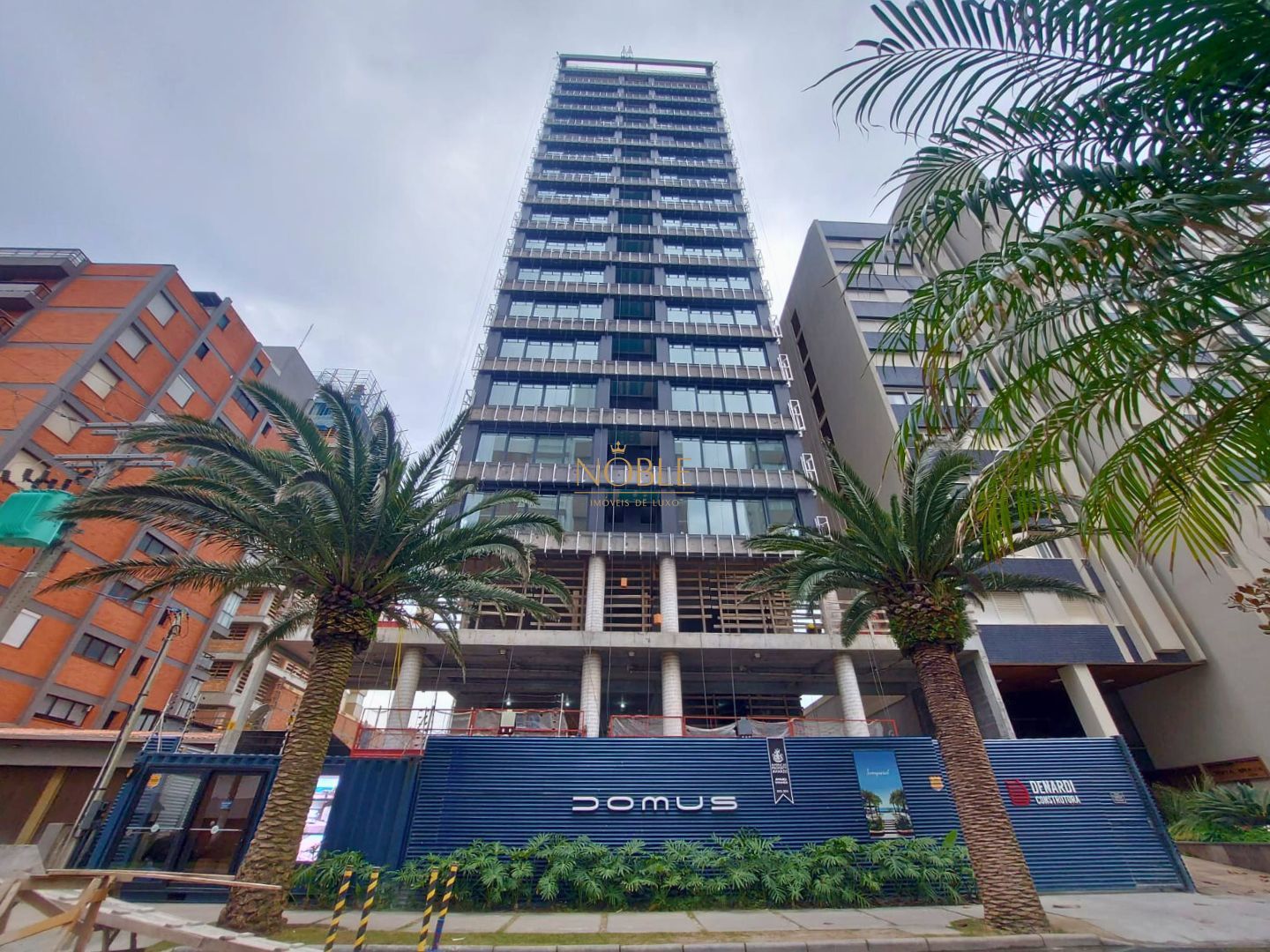 Apartamento com 233m², 4 dormitórios, 4 suítes, 3 vagas no Domus em Torres para Comprar