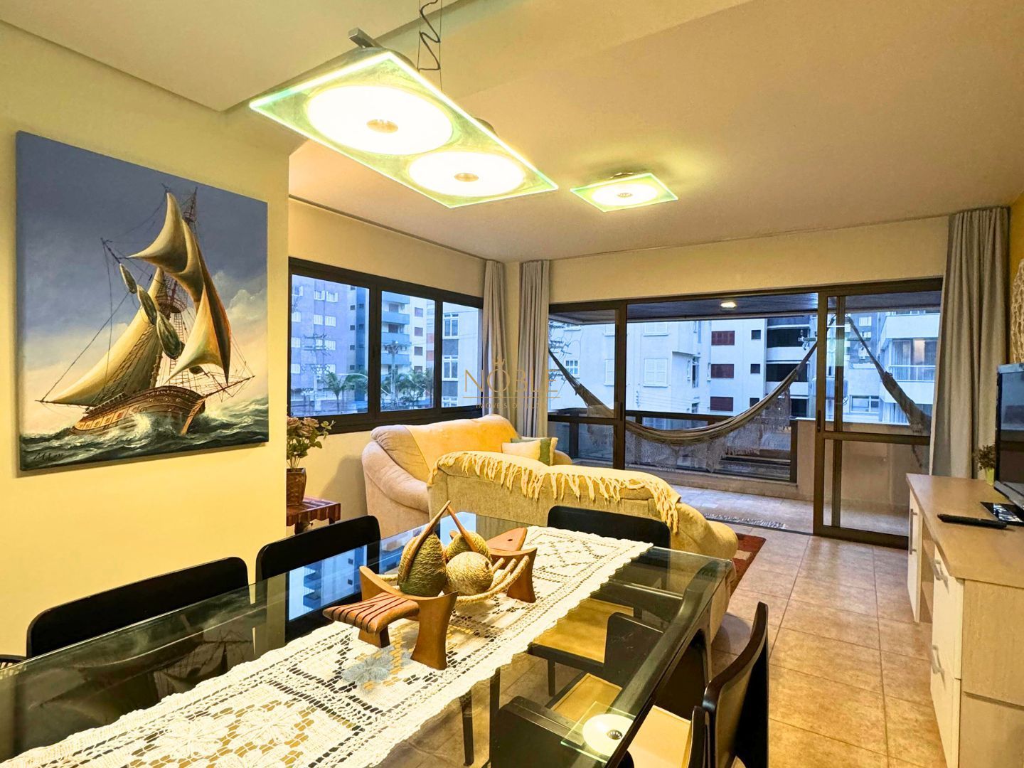 Apartamento com 117m², 3 dormitórios, 1 suíte, 1 vaga no Dan Beach em Torres para Comprar