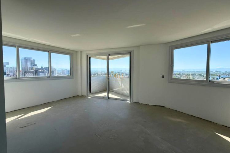 Apartamento com 121m², 3 dormitórios, 3 suítes, 1 vaga no Punta Del Sole em Torres para Comprar