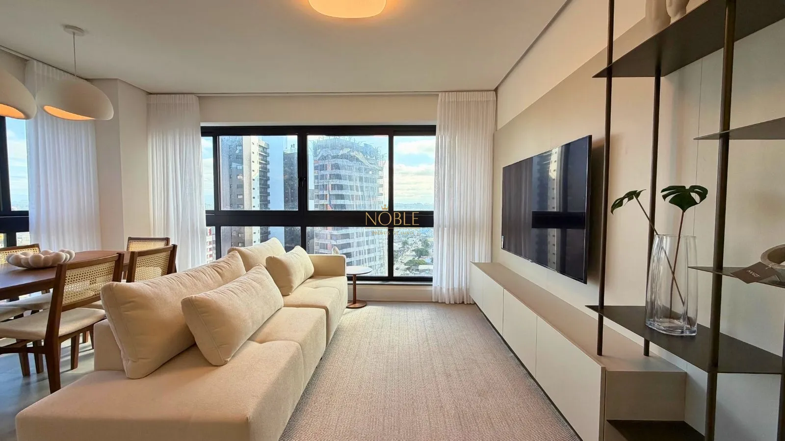 Apartamento com 92m², 2 dormitórios, 2 suítes, 2 vagas no Rosa dos Ventos em Torres para Comprar
