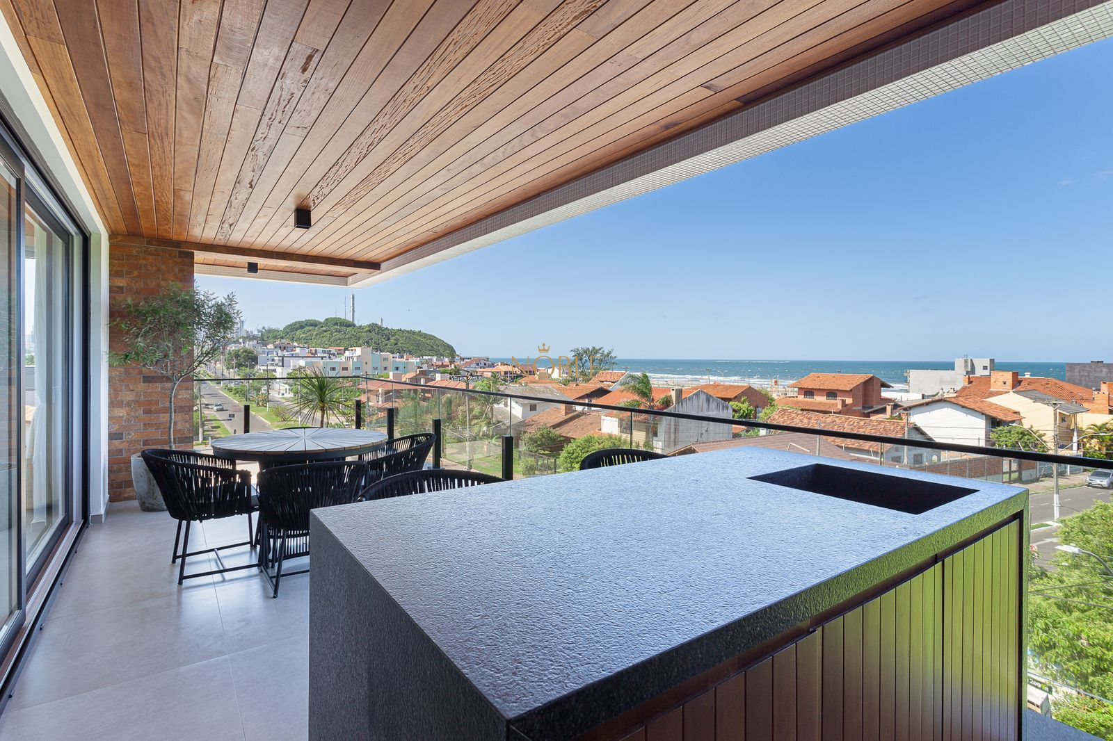 Apartamento com 150m², 3 dormitórios, 1 suíte, 2 vagas no Morada do Parque em Torres para Comprar