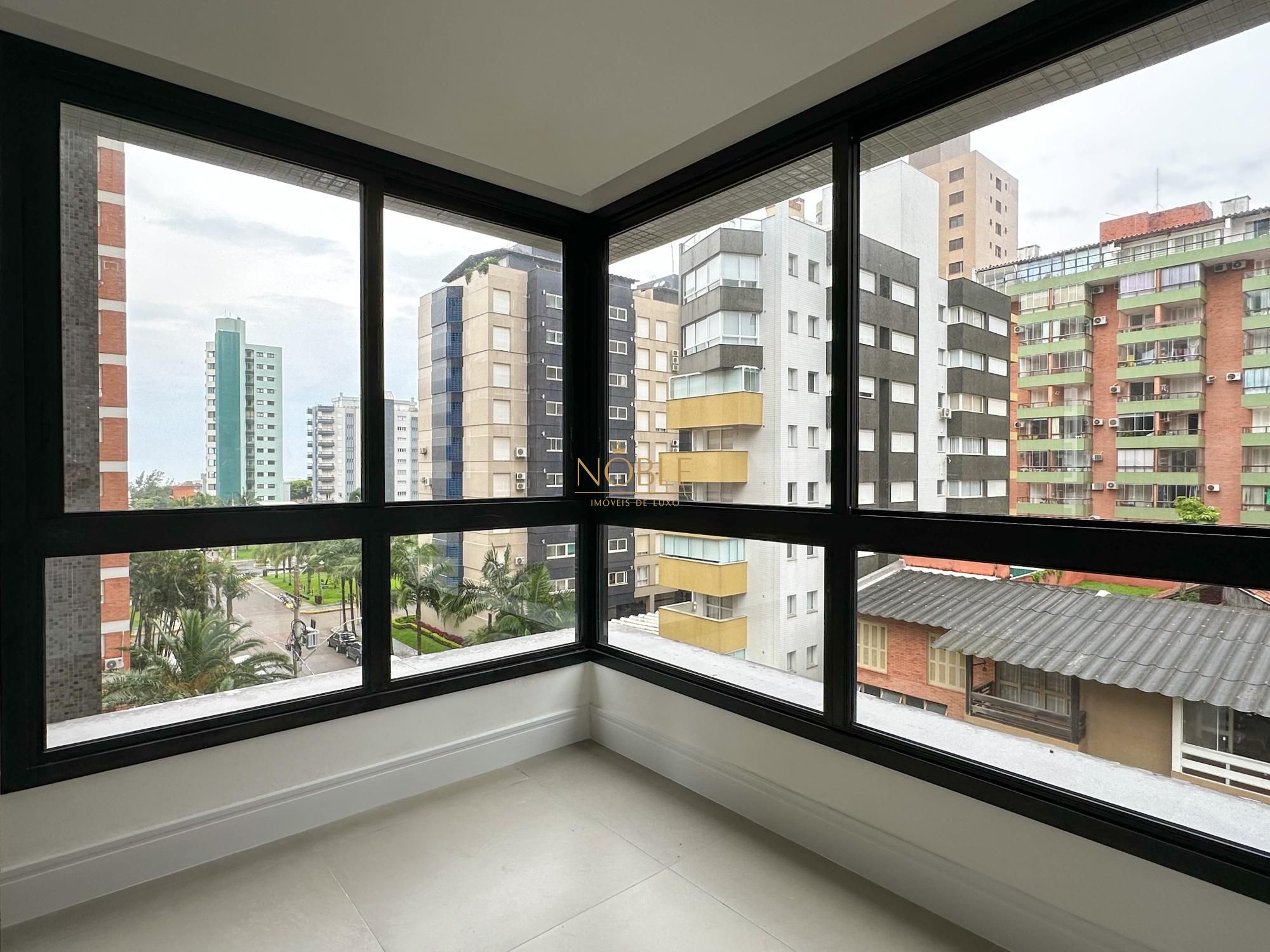 Apartamento com 97m², 2 dormitórios, 2 suítes, 1 vaga no Praça Quatro em Torres para Comprar