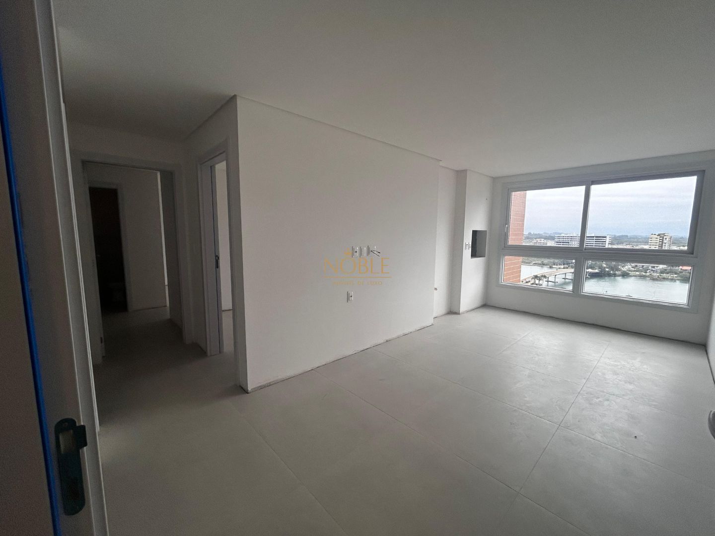 Apartamento com 69m², 2 dormitórios, 1 suíte, 1 vaga no Giardino em Torres para Comprar
