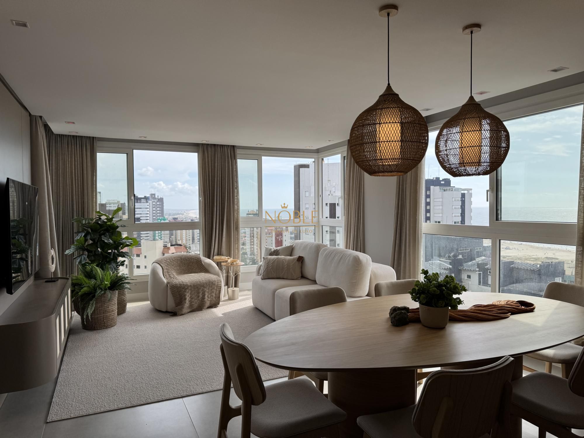 Apartamento com 90m², 2 dormitórios, 2 suítes, 2 vagas no Maui Residencial em Torres para Comprar