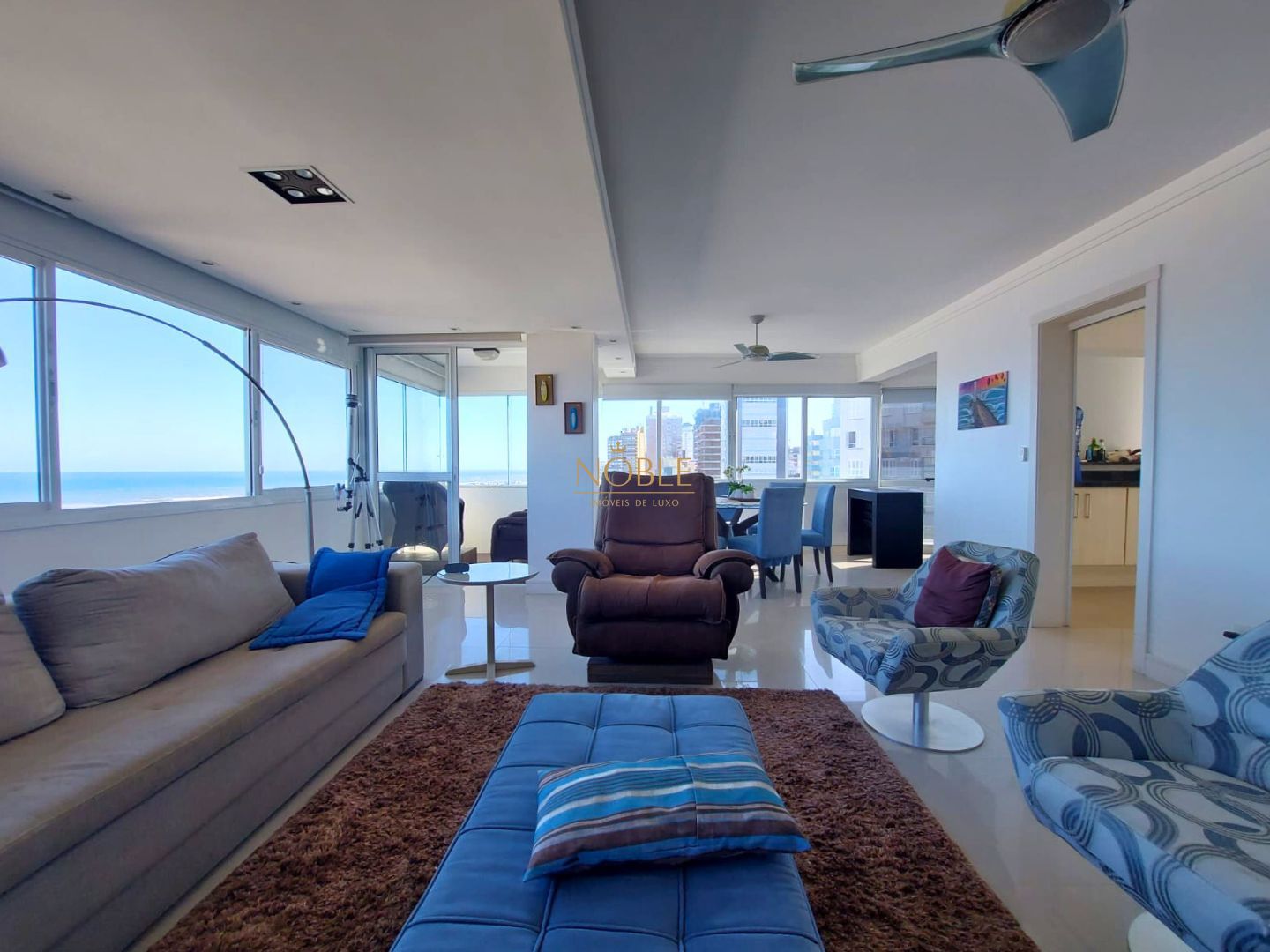 Apartamento com 134m², 3 dormitórios, 2 suítes, 2 vagas no Cortemaggiore em Torres para Comprar