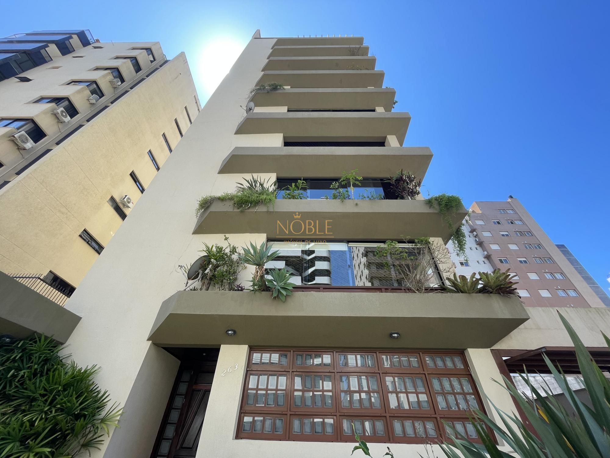 Apartamento com 200m², 4 dormitórios, 4 suítes, 1 vaga no Piazza del Mare em Torres para Comprar