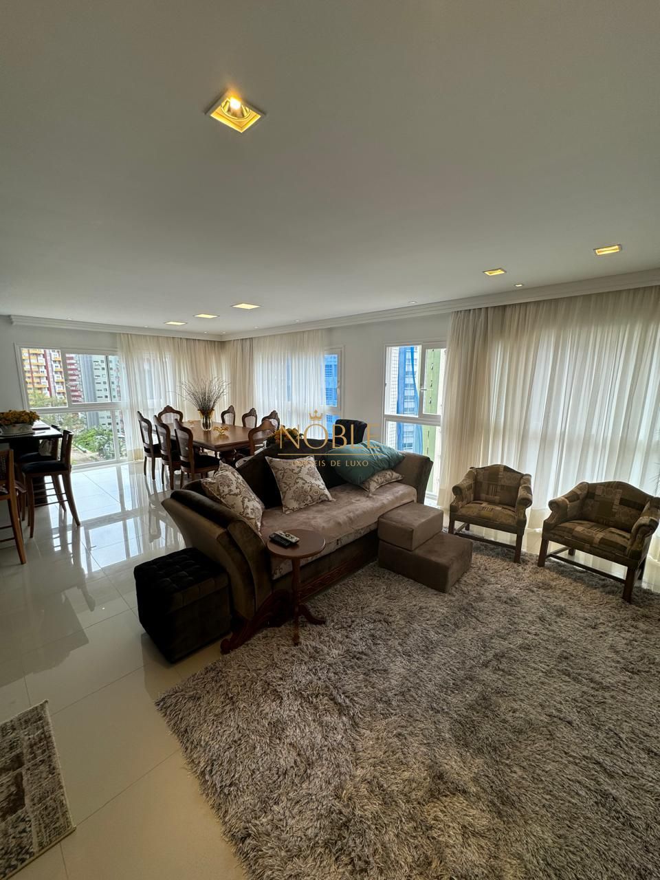 Apartamento com 130m², 3 dormitórios, 1 suíte, 2 vagas no Caravaggio em Torres para Comprar