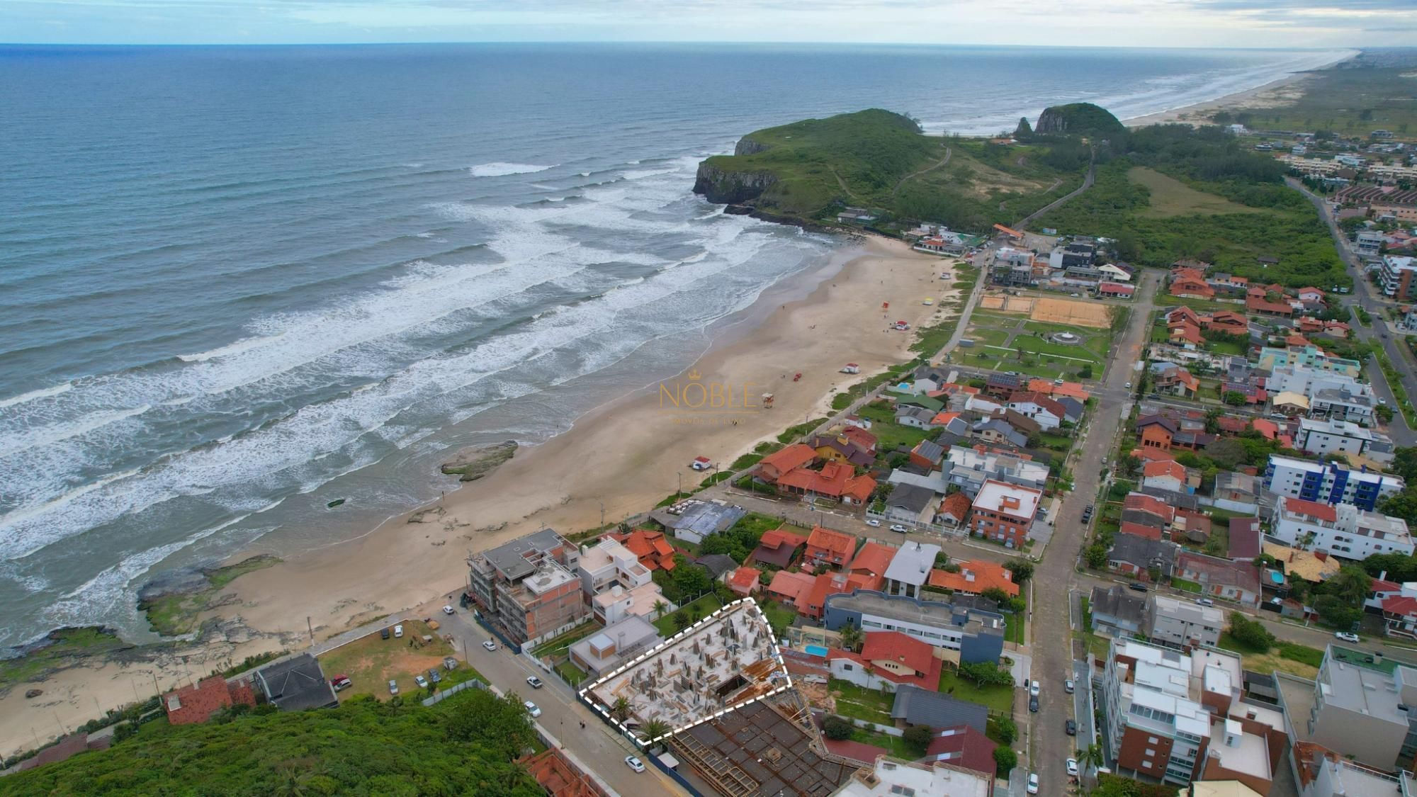 Apartamento com 101m², 3 dormitórios, 1 suíte, 2 vagas no Rambla Del Mar em Torres para Comprar