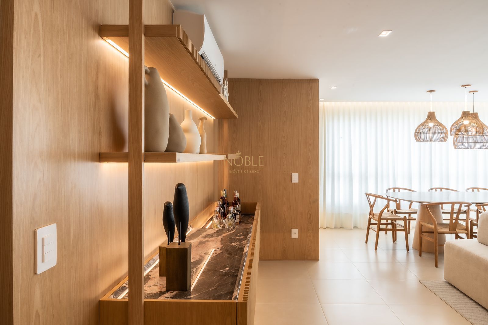 Apartamento com 109m², 3 dormitórios, 1 suíte, 2 vagas no San Pietro em Torres para Comprar