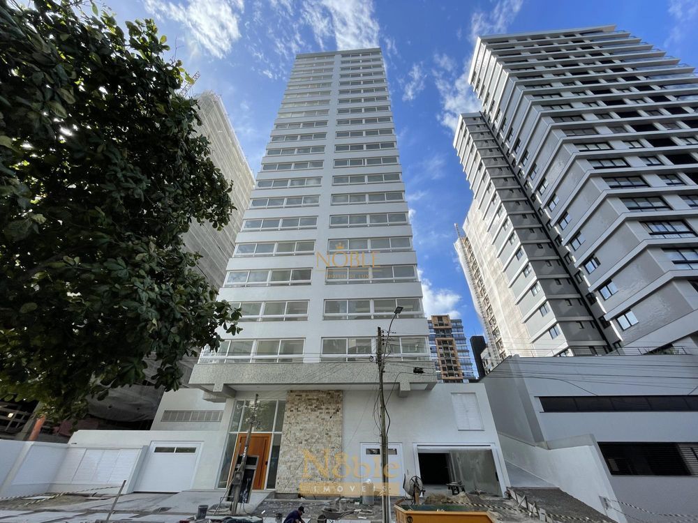 Apartamento com 130m², 3 dormitórios, 1 suíte, 2 vagas no Monterrey em Torres para Comprar