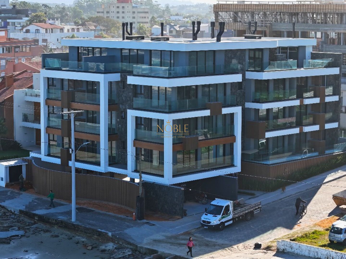 Apartamento, 3 dormitórios, 3 suítes, 2 vagas no Aura em Torres para Comprar