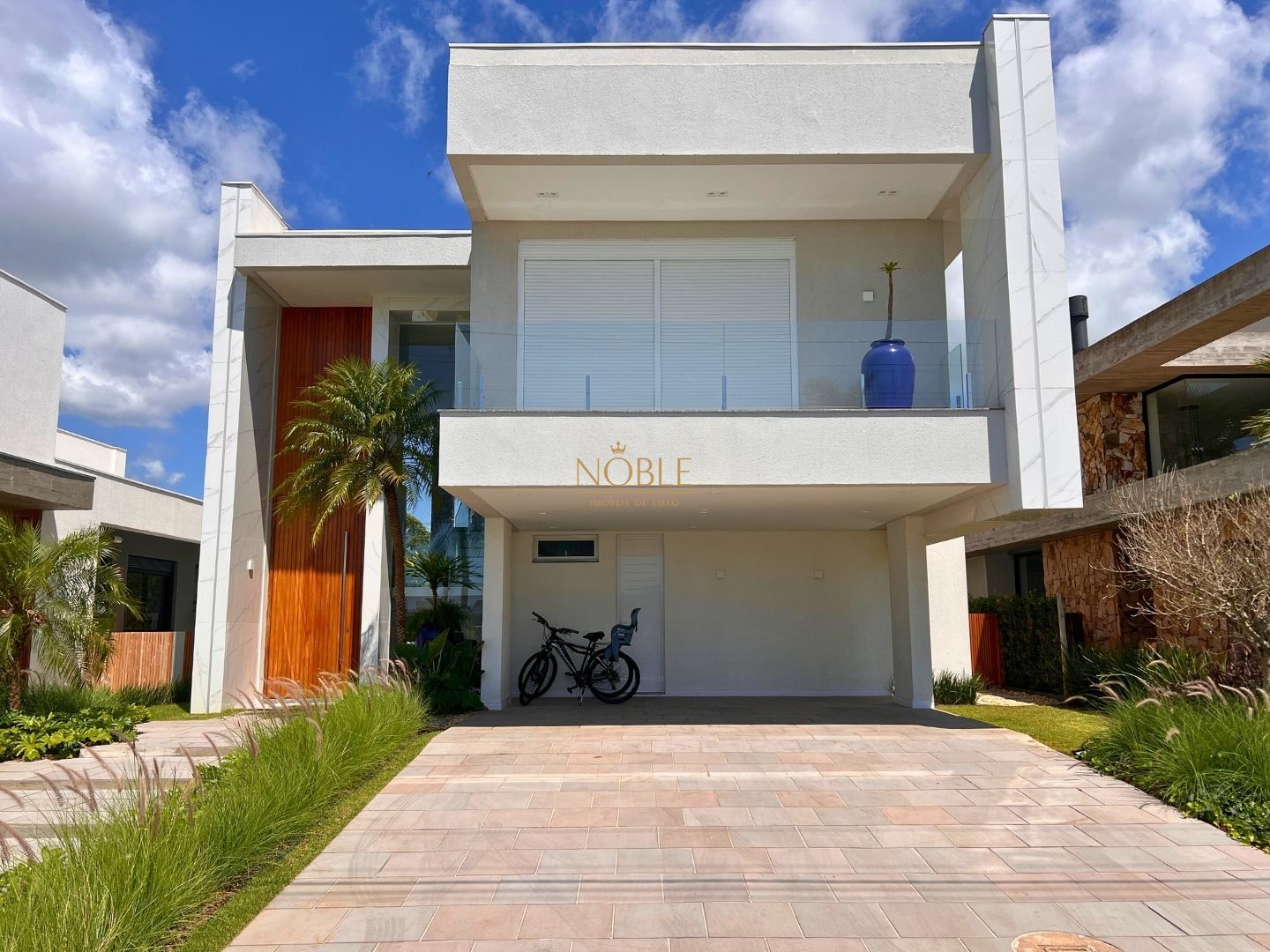 Casa de Condomínio com 238m², 3 dormitórios, 3 suítes, 2 vagas no Reserva das Águas em Torres para Comprar