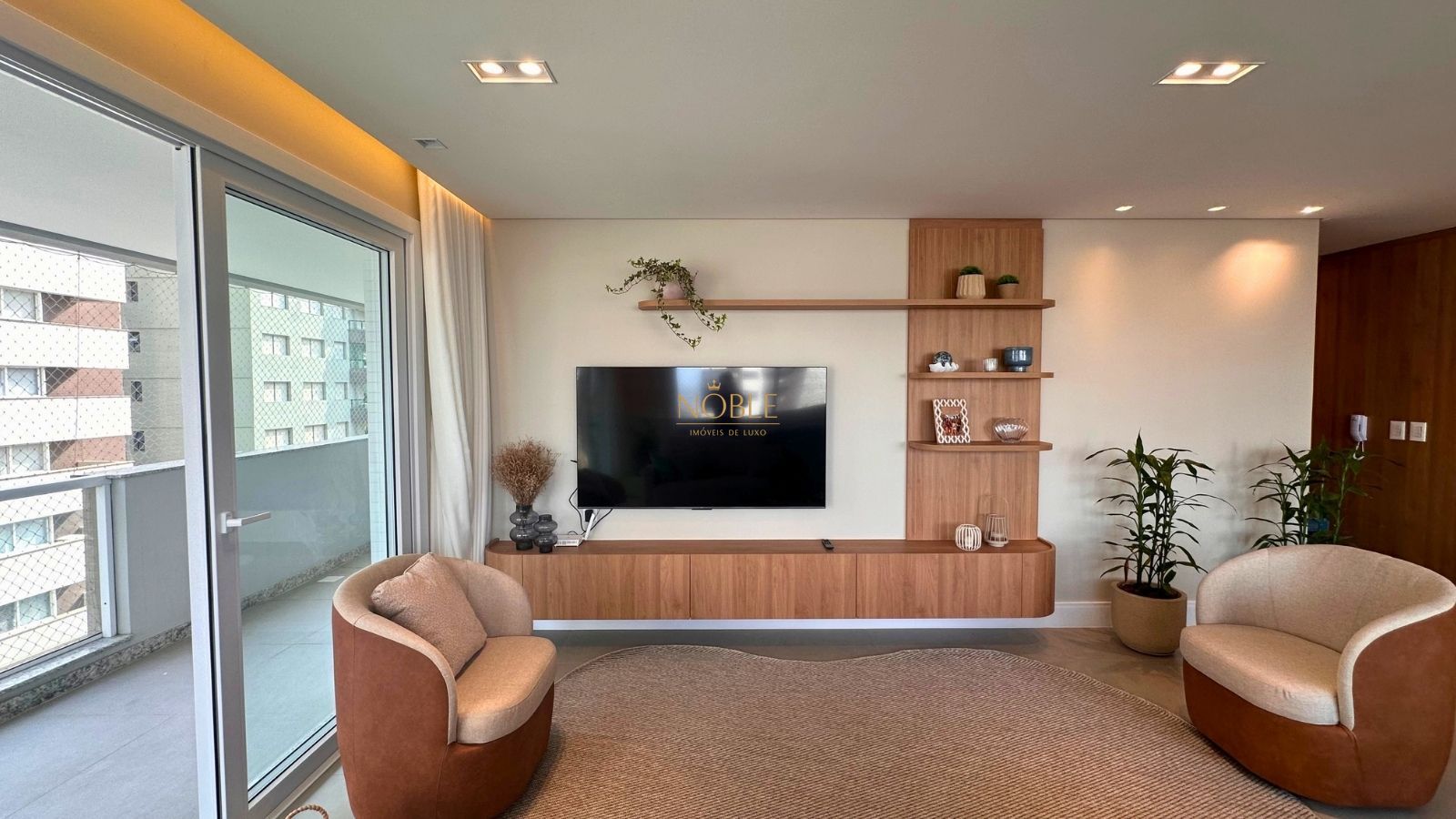 Apartamento à Venda com 3 quartos, 4 banheiros, 2 vagas e 139m² por R$ 1.980.000 — foto 3