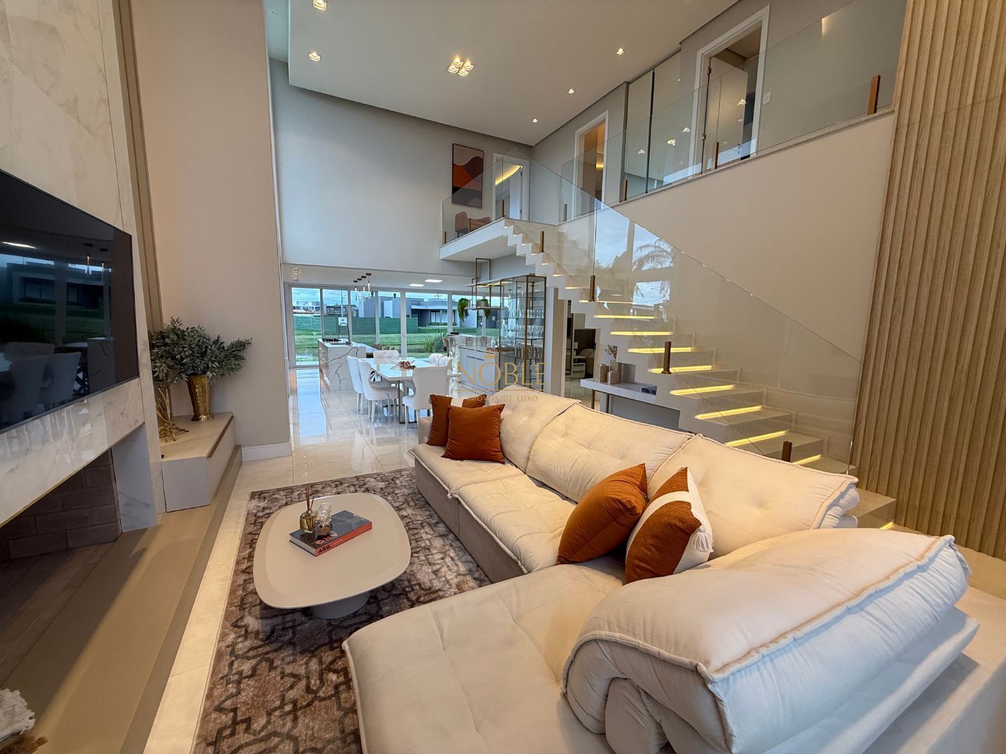 Casa de Condomínio com 359m², 4 dormitórios, 4 suítes, 2 vagas no Reserva das Águas em Torres para Comprar