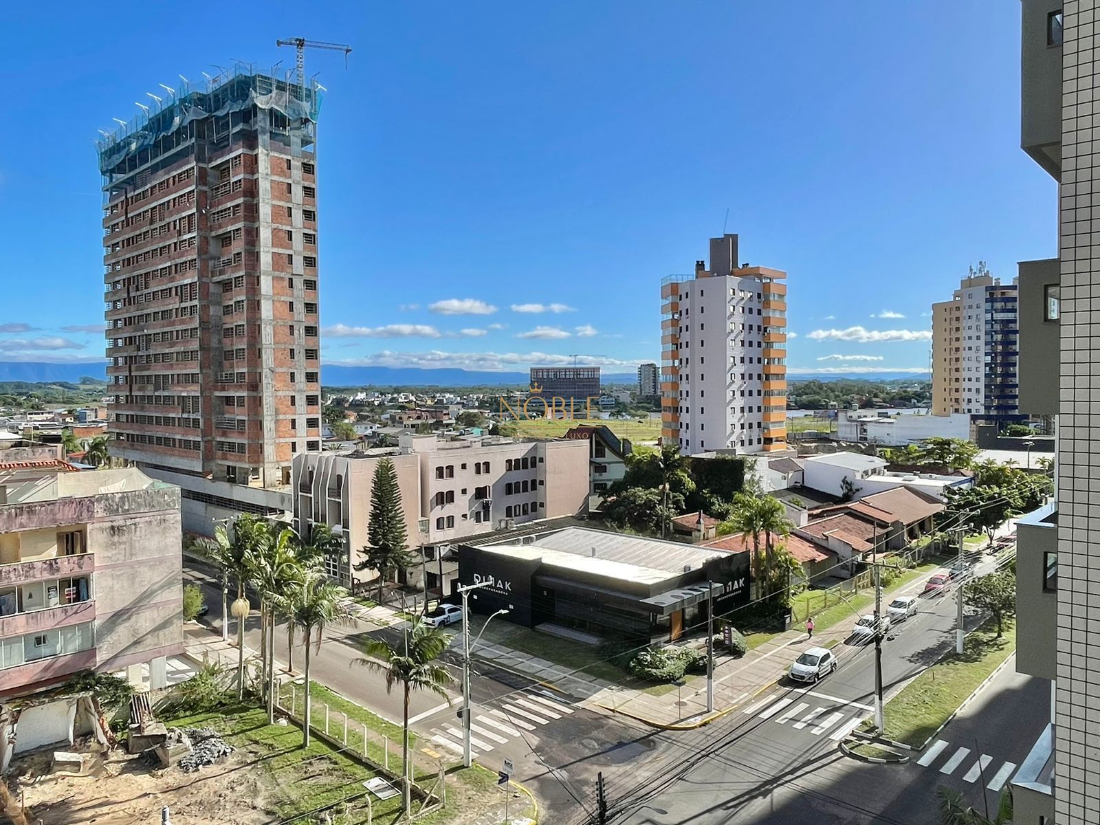 Apartamento com 111m², 3 dormitórios, 1 suíte, 1 vaga no Opportunity em Torres para Comprar