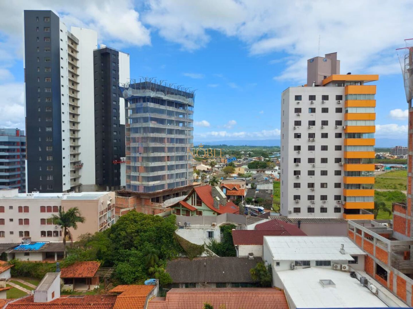 Apartamento com 92m², 2 dormitórios, 2 suítes, 1 vaga no Rosa dos Ventos em Torres para Comprar