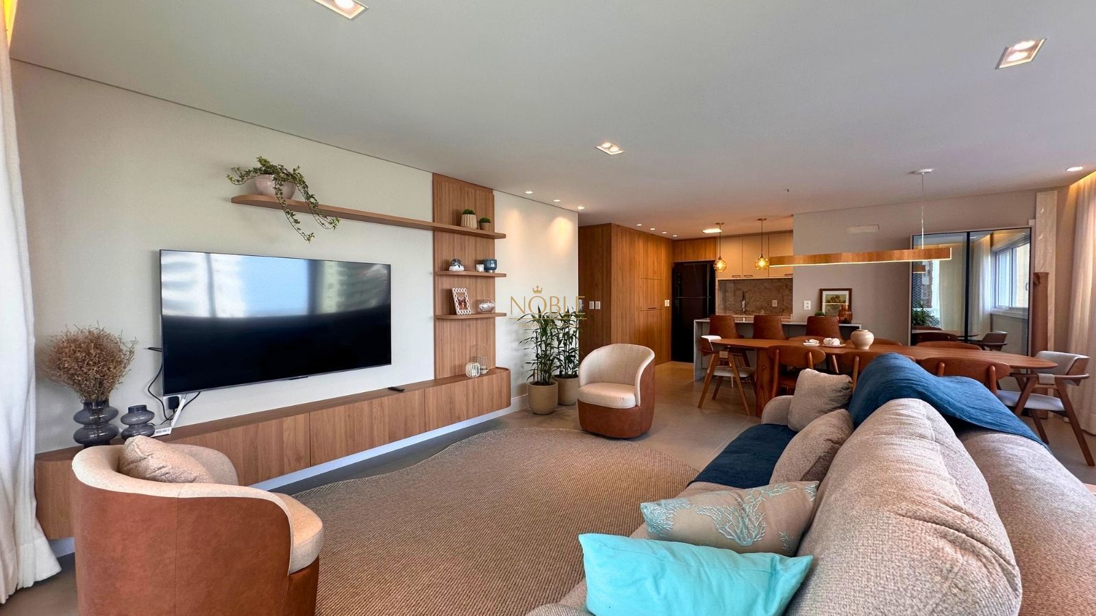 Apartamento à Venda com 3 quartos, 4 banheiros, 2 vagas e 139m² por R$ 1.980.000 — foto 4