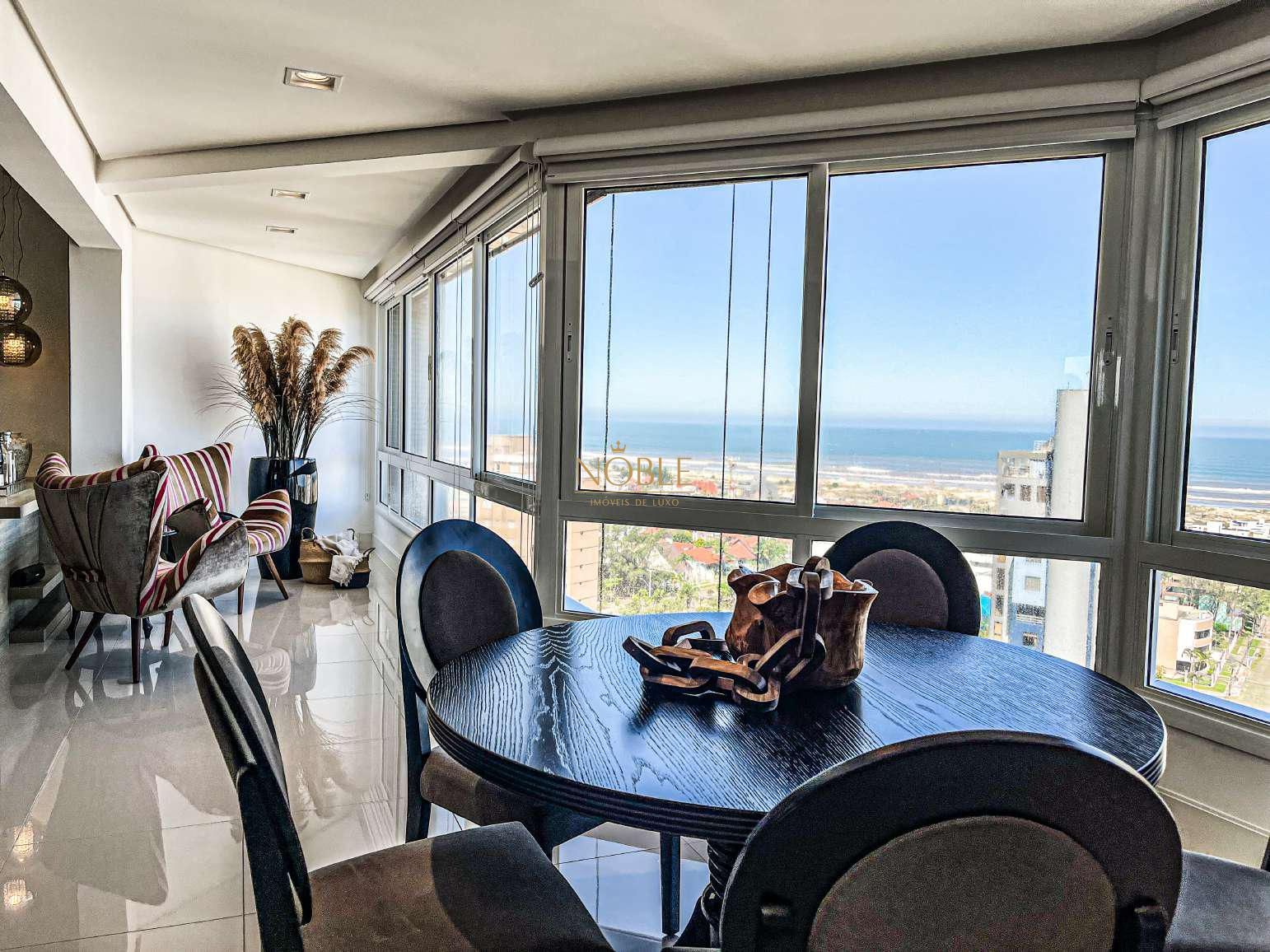 Apartamento com 249m², 4 dormitórios, 4 suítes, 3 vagas no Graziela em Torres para Comprar