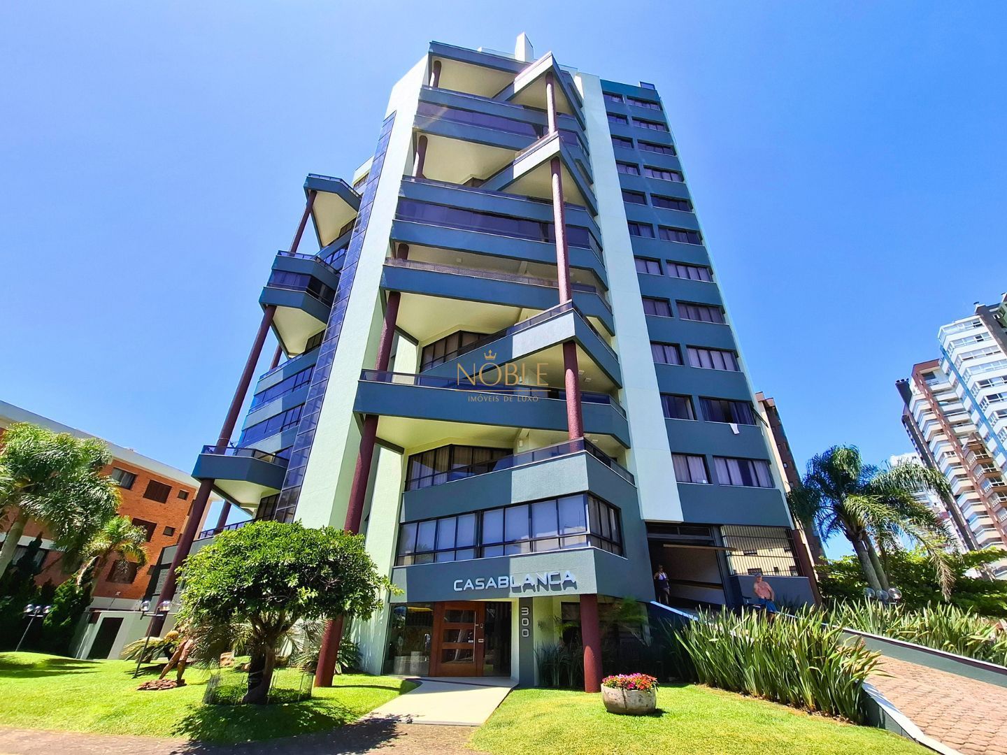 Apartamento com 190m², 3 dormitórios, 1 suíte, 2 vagas no Casa Blanca em Torres para Comprar