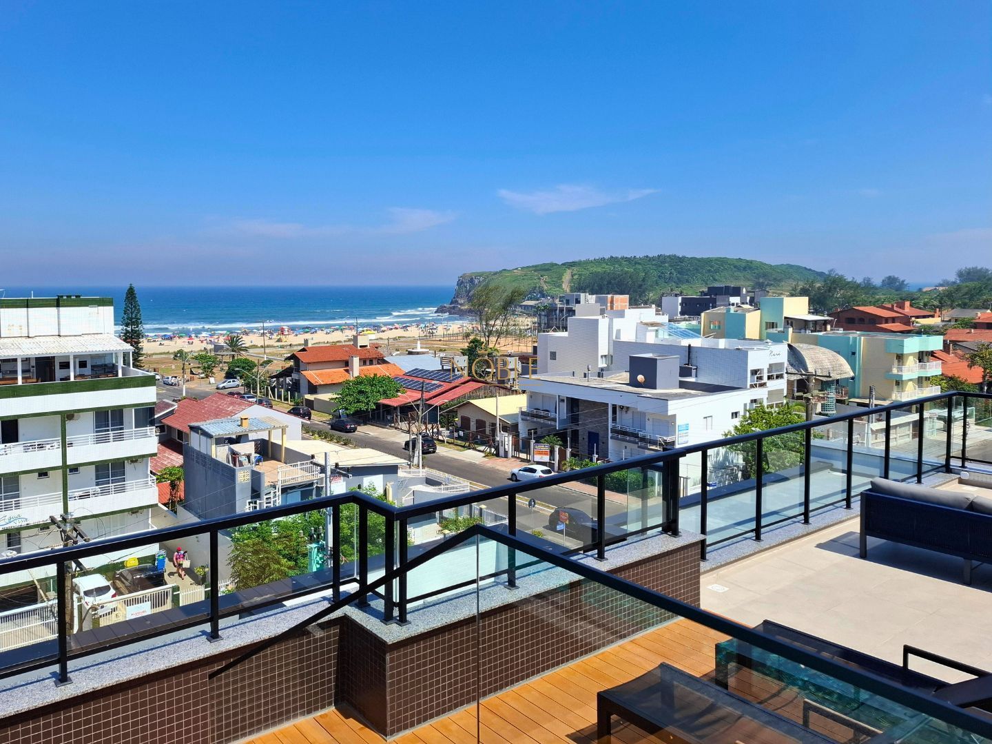 Apartamento com 74m², 2 dormitórios, 1 suíte, 1 vaga no Residencial Acrópole em Torres para Comprar