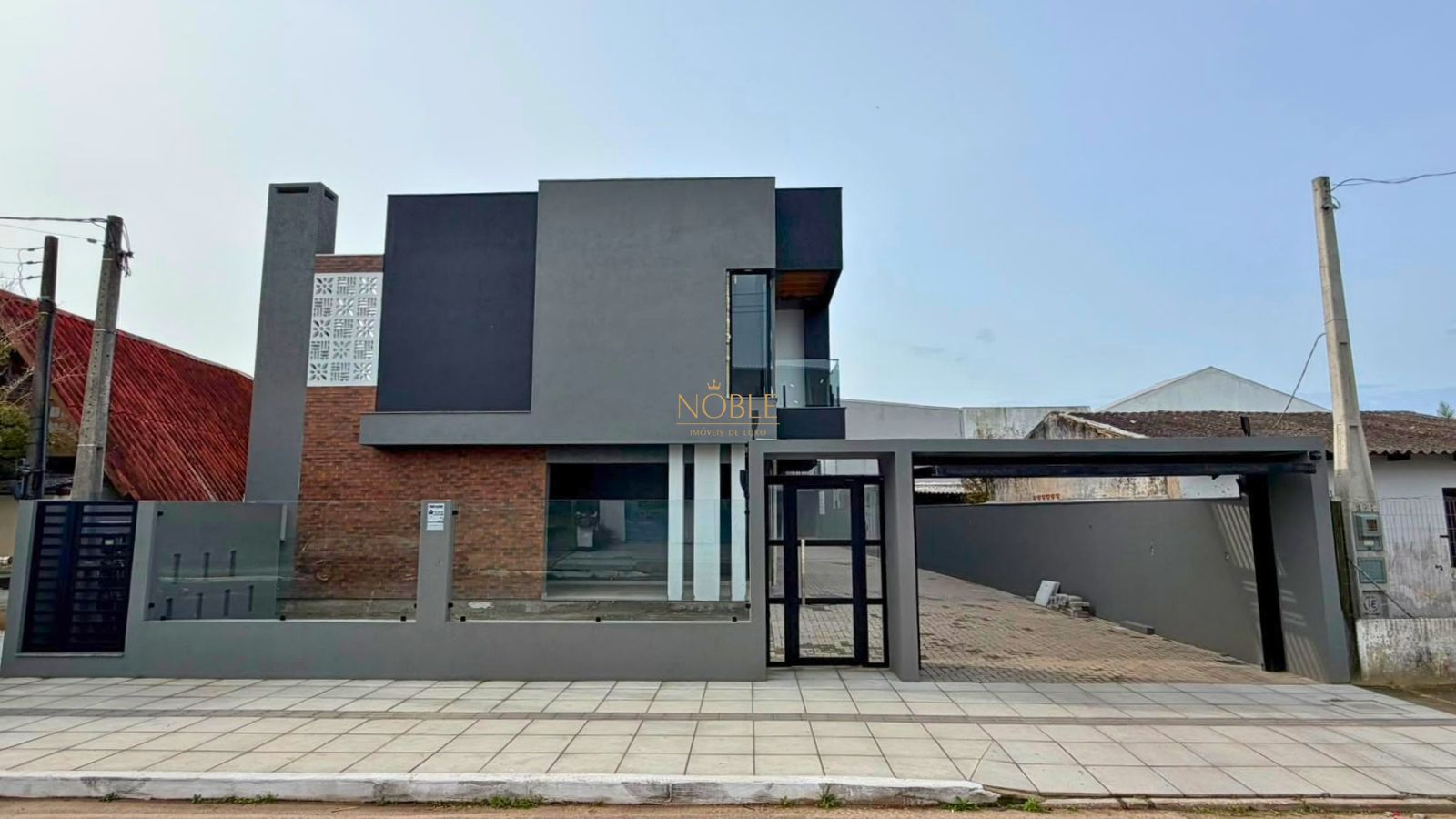 Geminado com 106m², 3 dormitórios, 1 suíte, 1 vaga no bairro Praia da Cal em Torres para Comprar