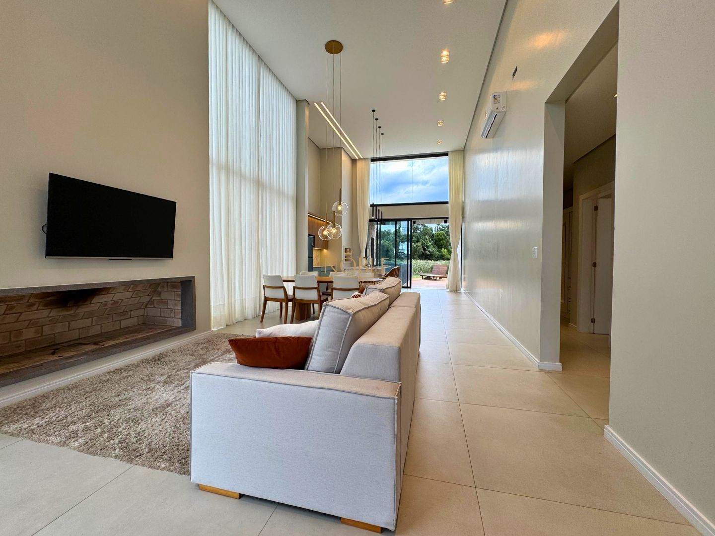 Casa de Condomínio com 201m², 3 dormitórios, 3 suítes, 3 vagas no Reserva das Águas em Torres para Comprar